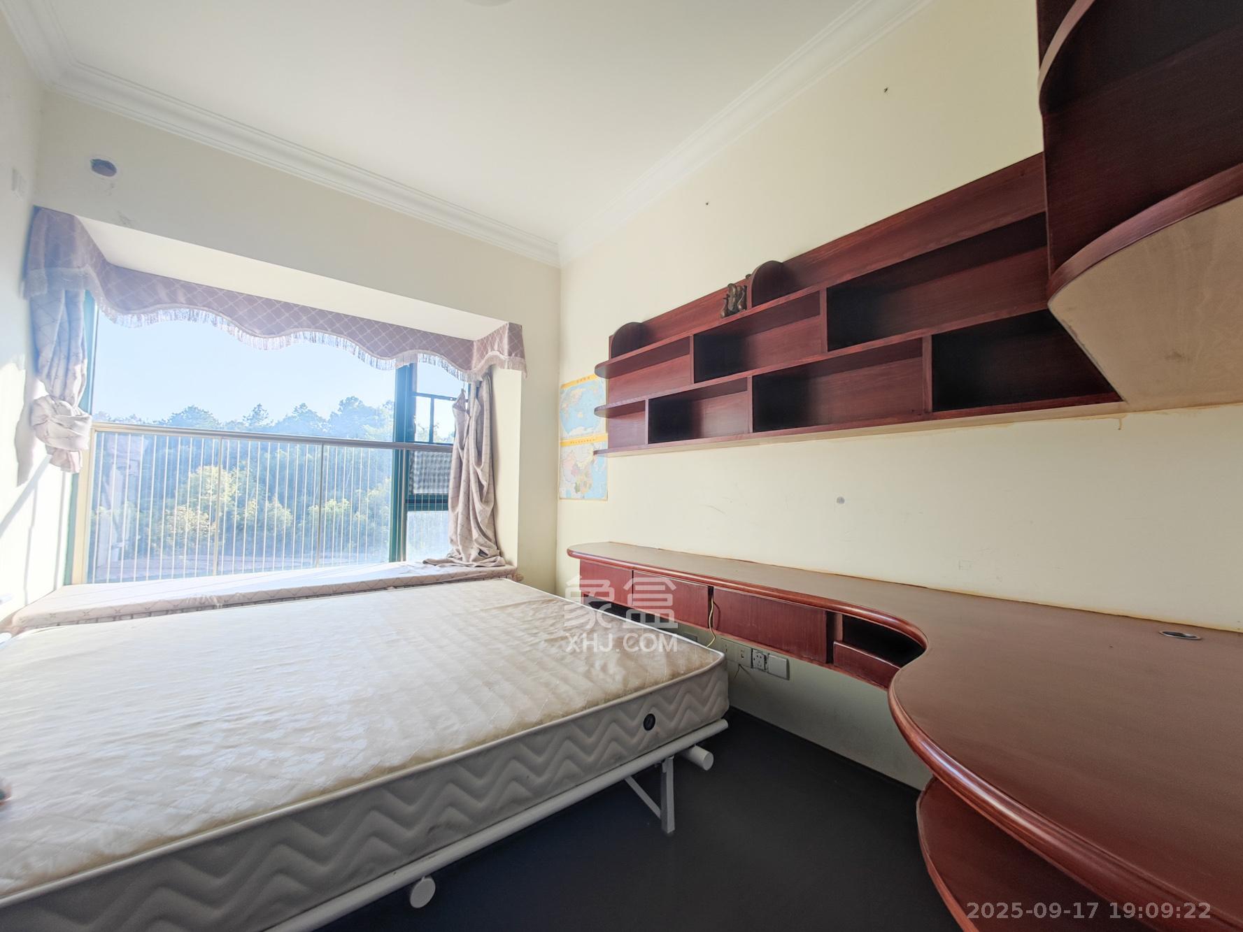 恒大城 4室2厅2卫 126.8万 恒大城 4室2厅2卫 126.8万卧室