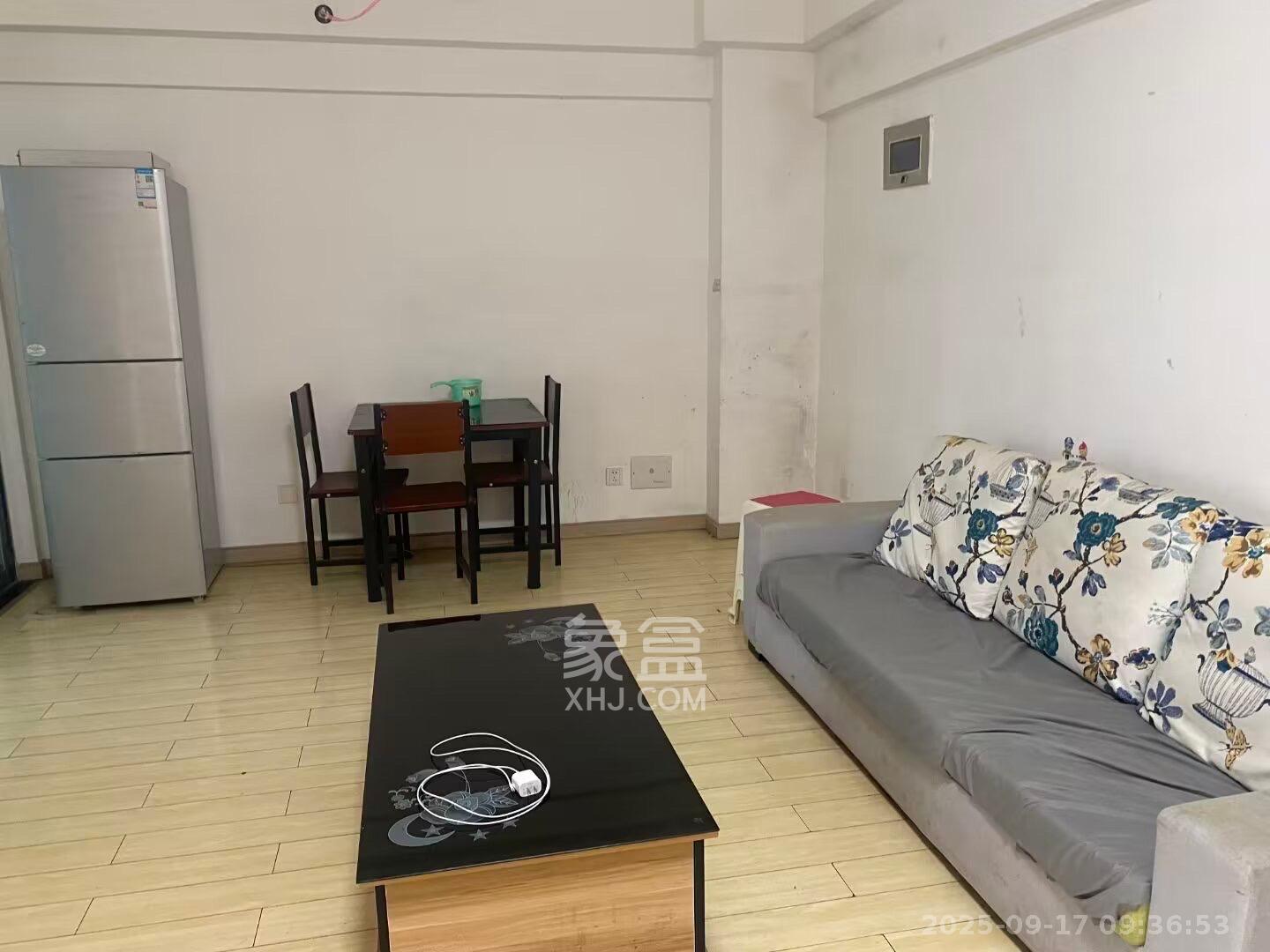 中信文化广场(中信新城二期)  2室2厅1卫    1400.0元/月 中信文化广场(中信新城二期)  2室2厅1卫    1400.0元/月