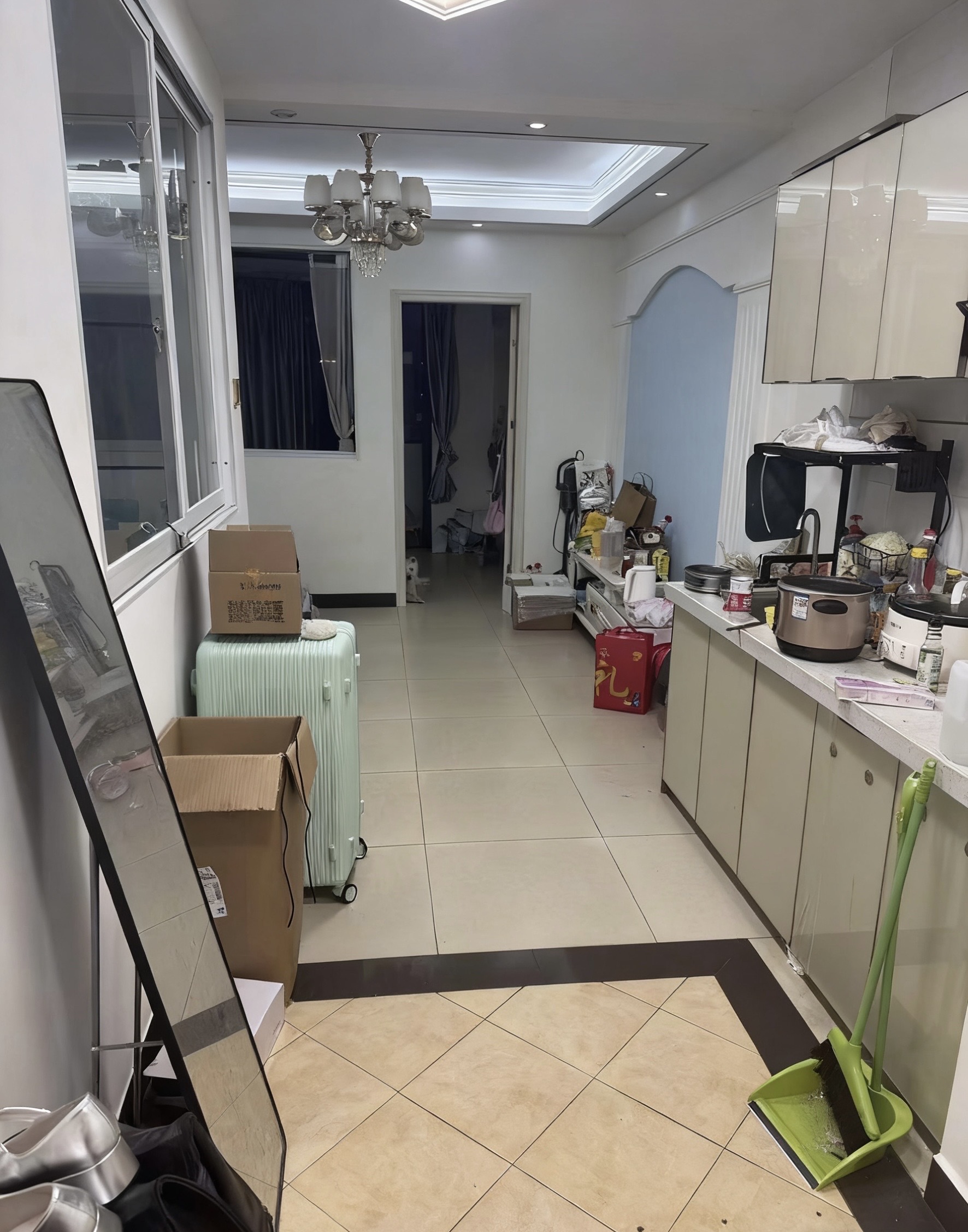 帝国大厦 2室1厅1卫 1800.0元/月 帝国大厦 2室1厅1卫 1800.0元/月室内图