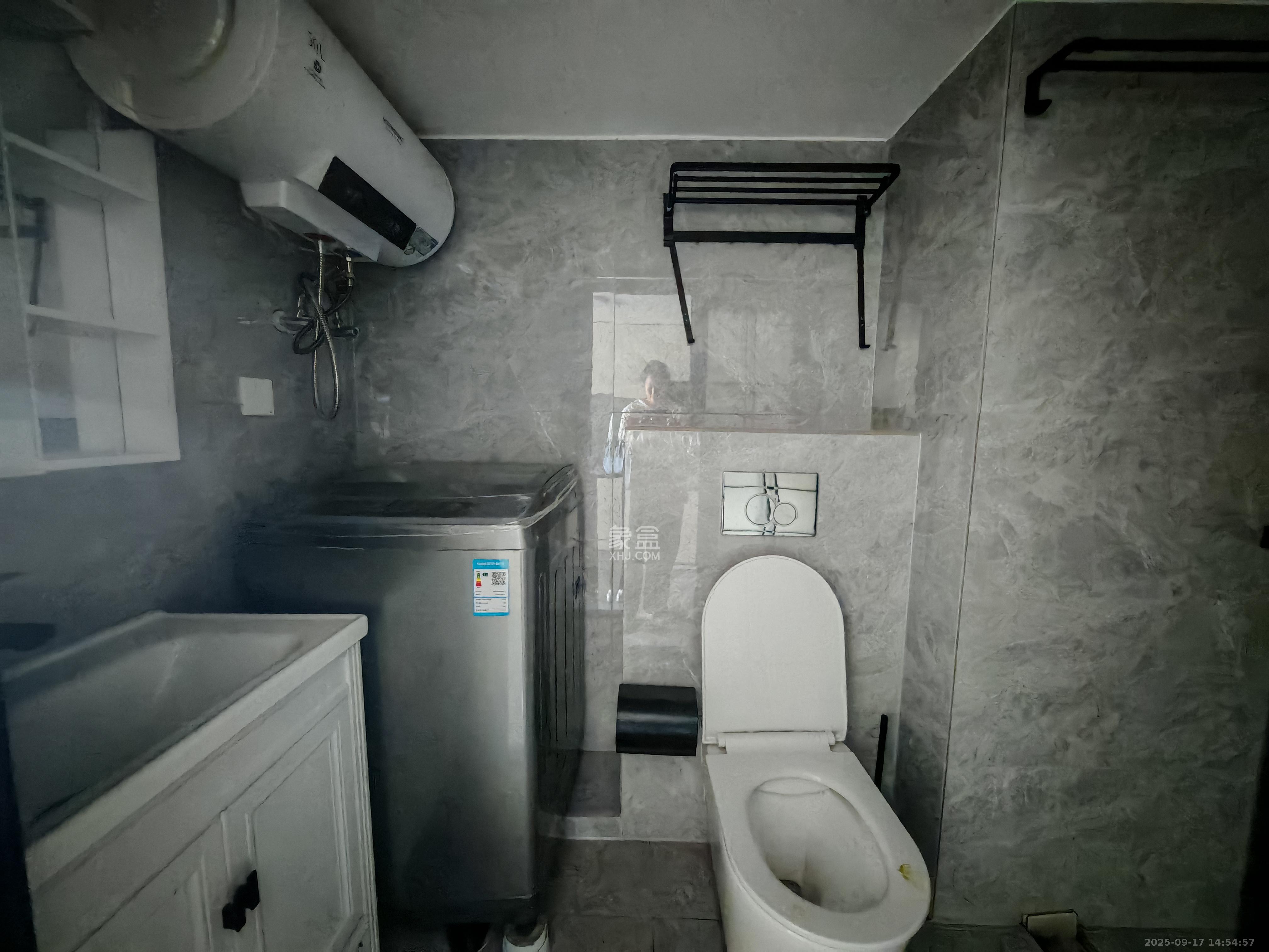 敬天广场 2室1厅1卫 2300.0元/月 敬天广场 2室1厅1卫 2300.0元/月室内图