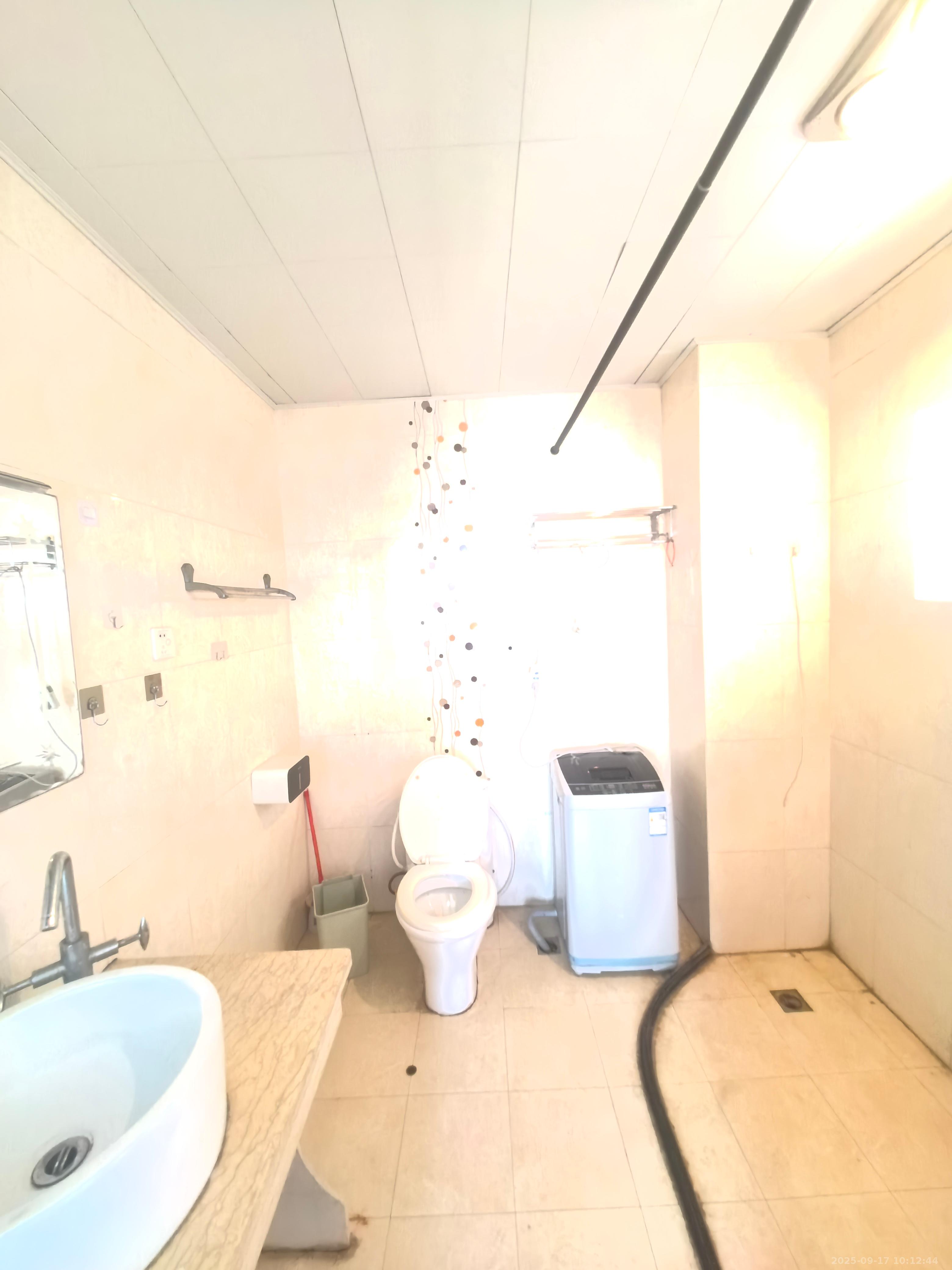 曙光大邸  1室2厅2卫    3000.0元/月室内图