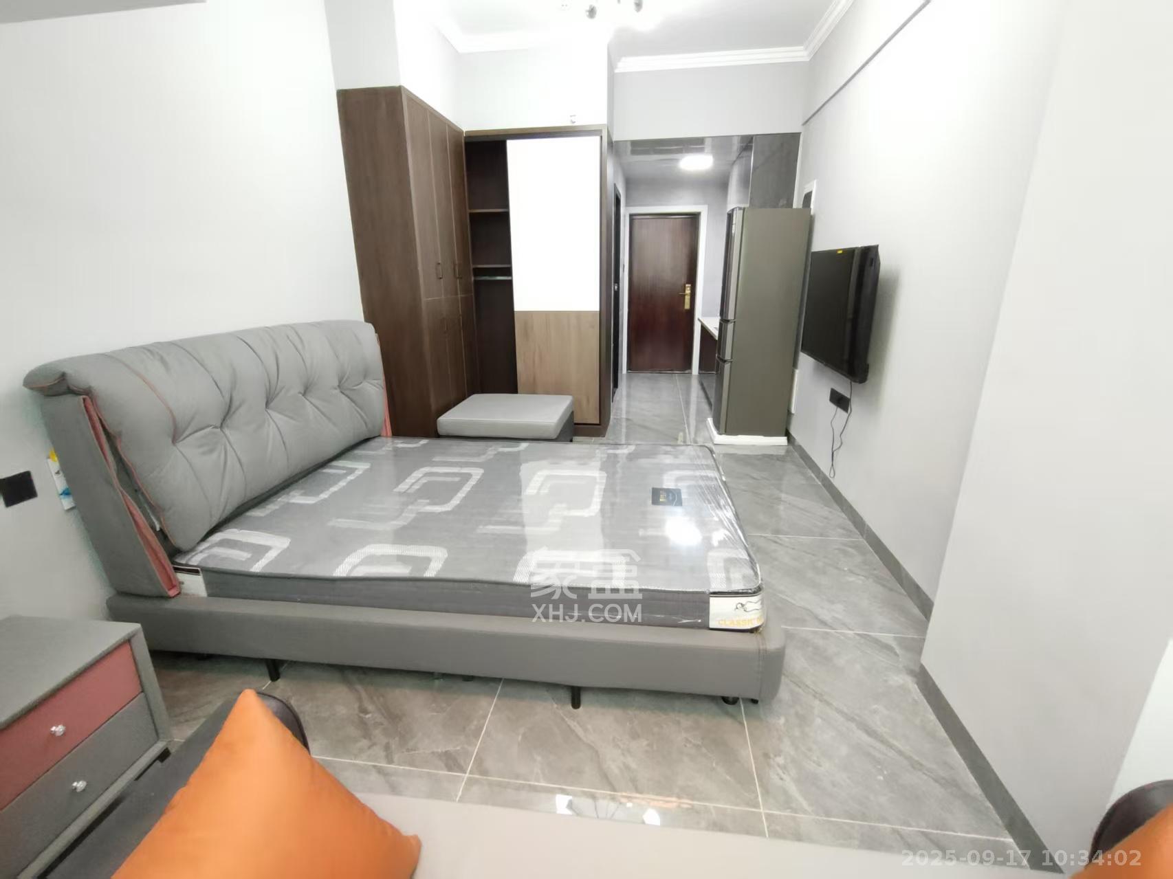 东盈商业广场(华泉城市广场)  1室0厅1卫    1800.0元/月 东盈商业广场(华泉城市广场)  1室0厅1卫    1800.0元/月