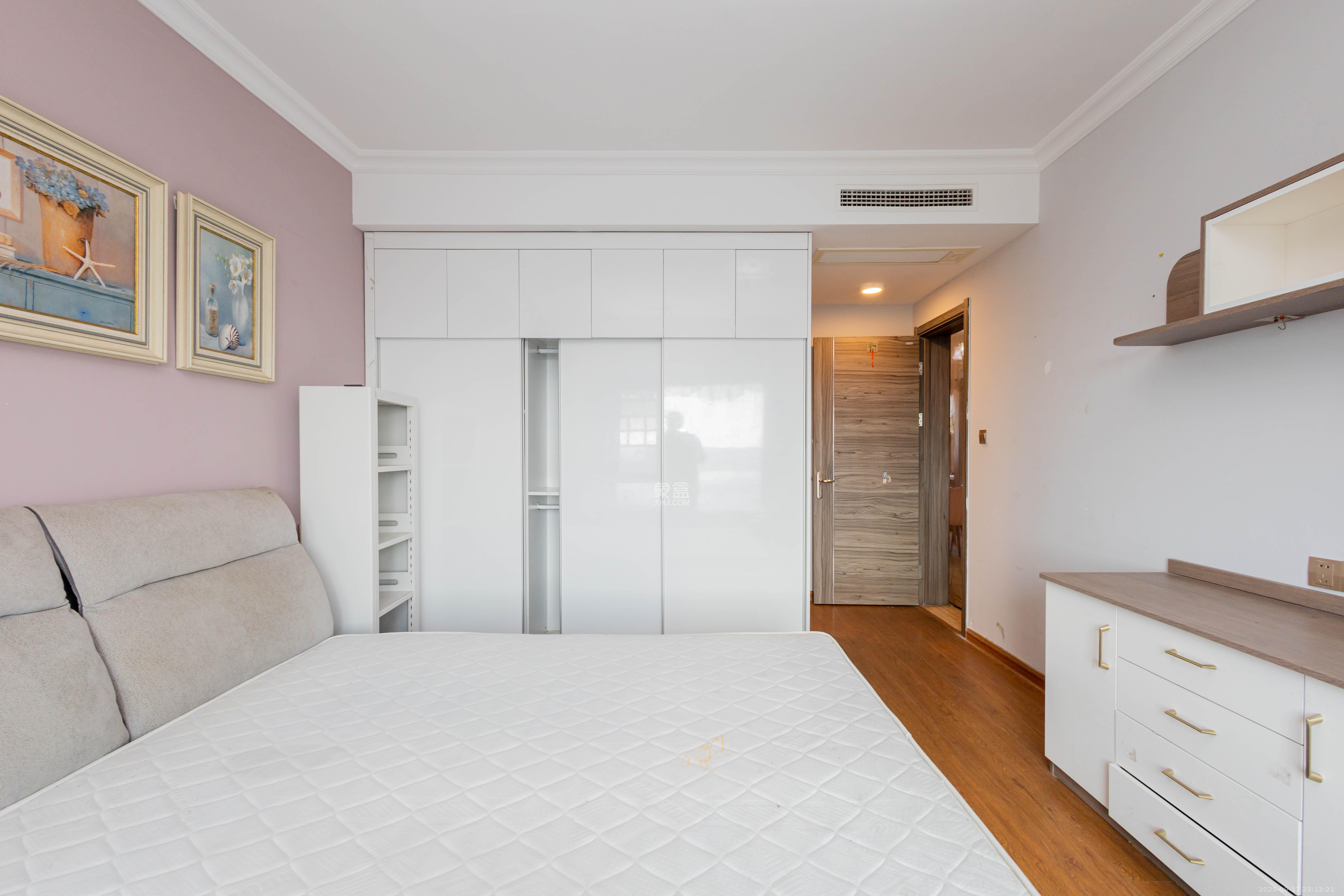 碧桂园星城首府  3室2厅2卫    78.0万卧室