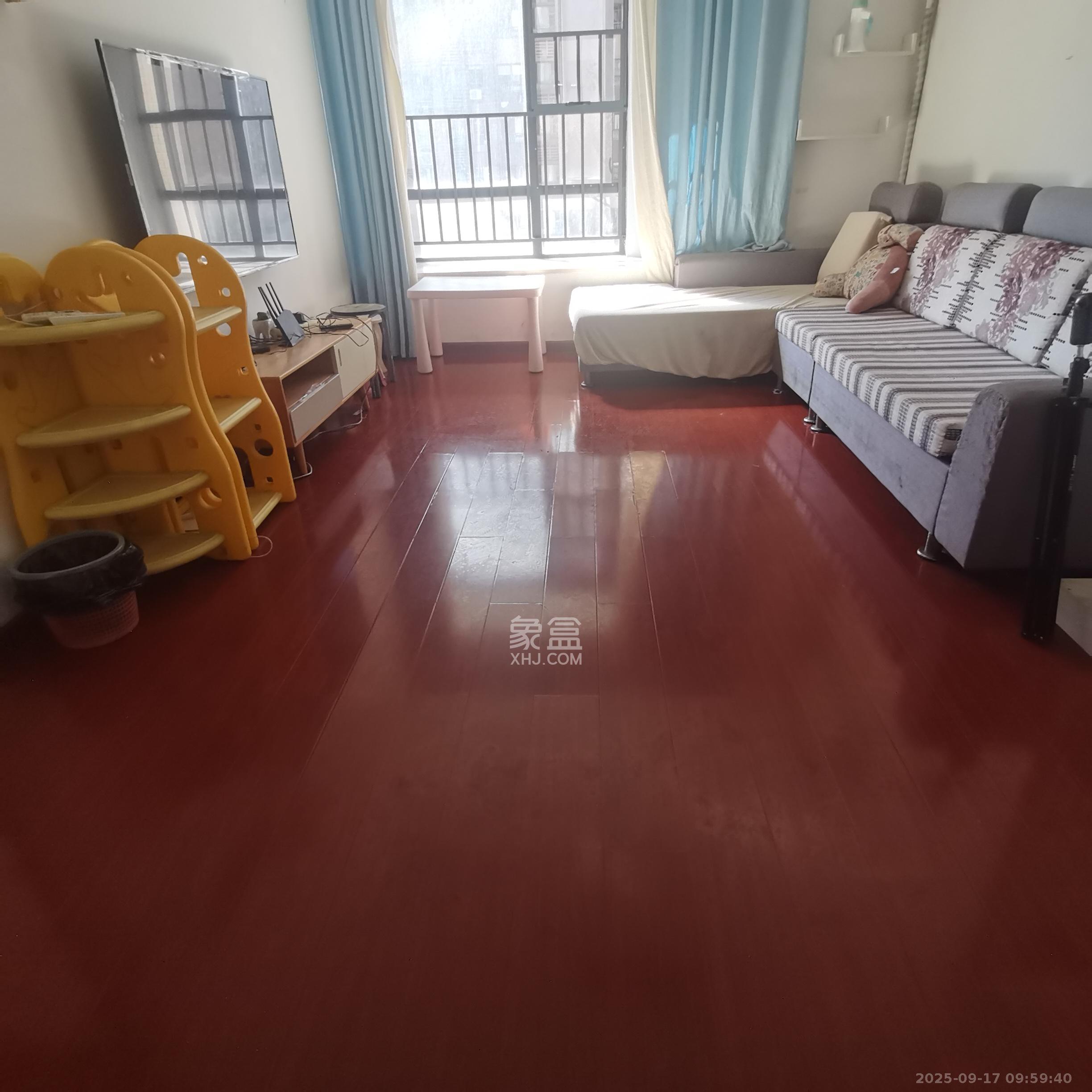 香樟兰亭(朗峰苑) 3室2厅1卫 2200.0元/月 香樟兰亭(朗峰苑) 3室2厅1卫 2200.0元/月室内图