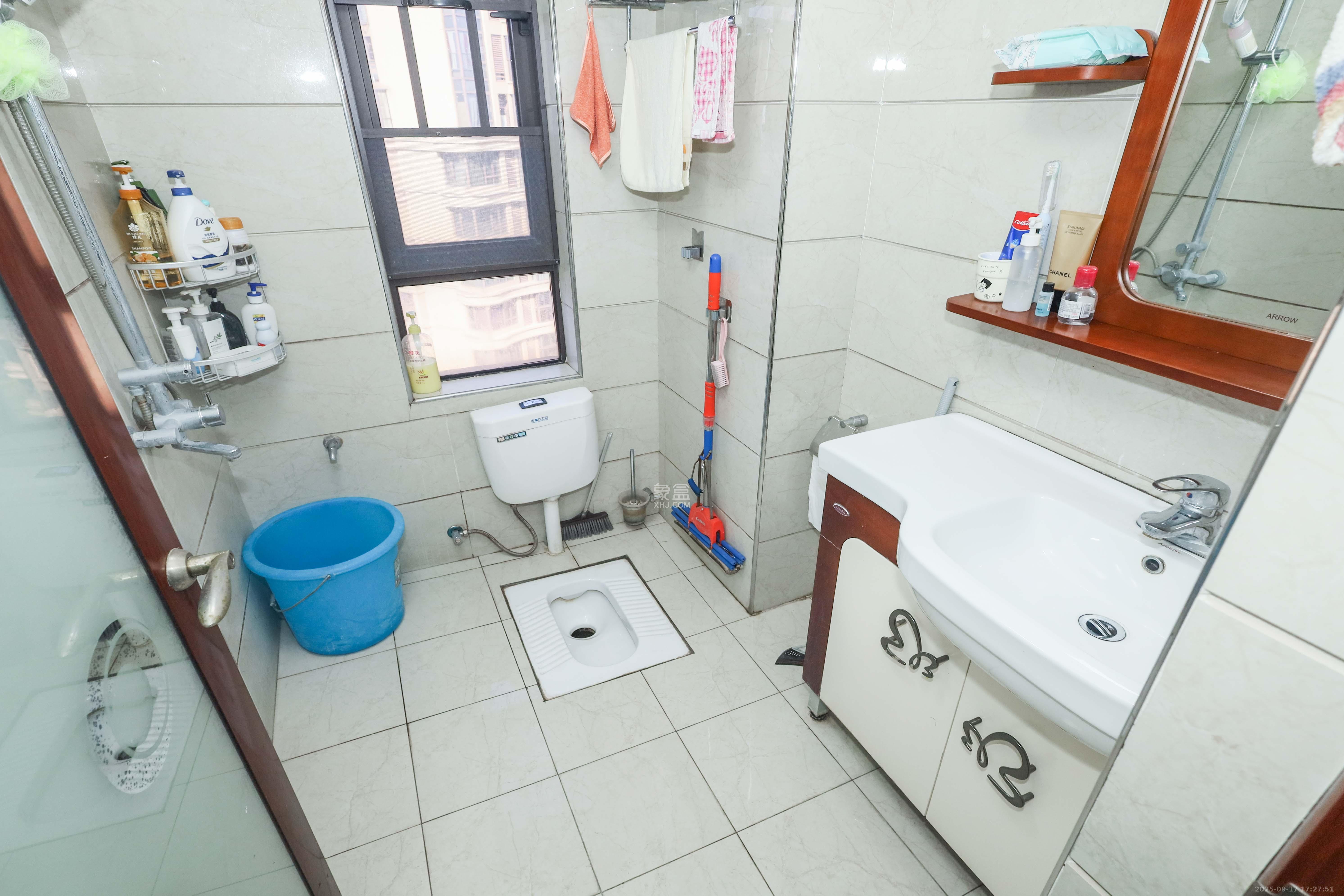 保利麓谷林语F区 4室2厅2卫 145.0万 保利麓谷林语F区 4室2厅2卫 145.0万卫生间