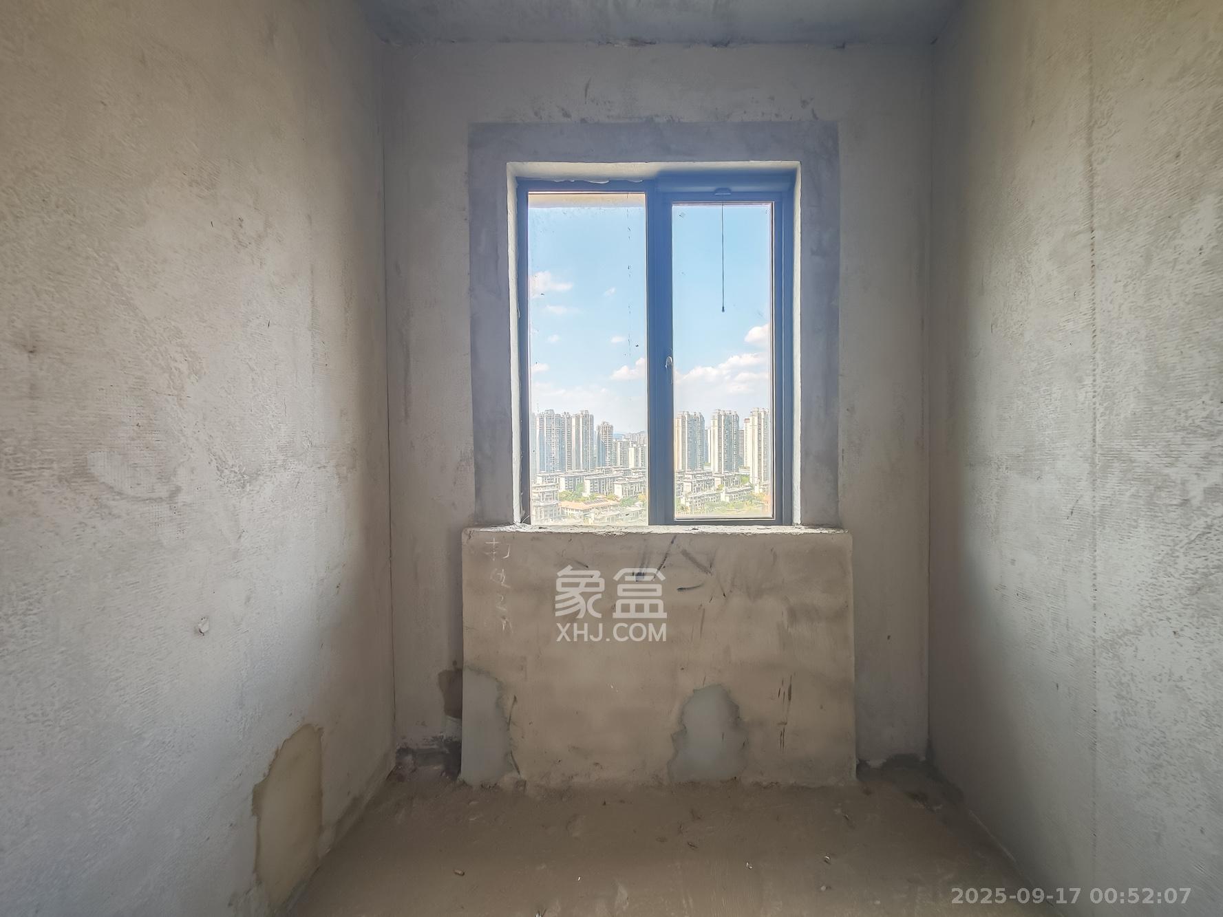湘诚德峰小区C区  4室2厅2卫    113.0万其他