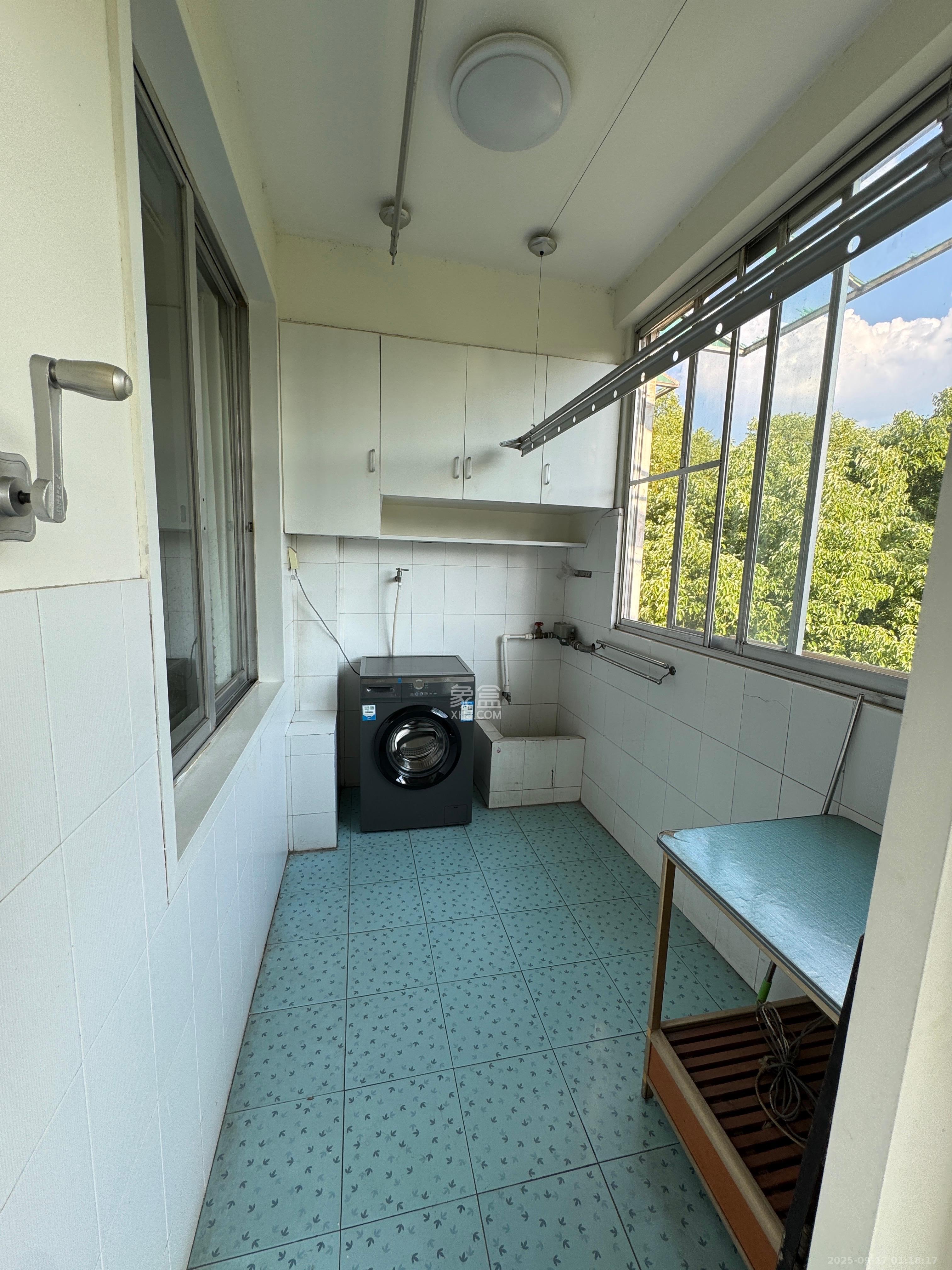 电信花园  1室0厅0卫    2300.0元/月室内图