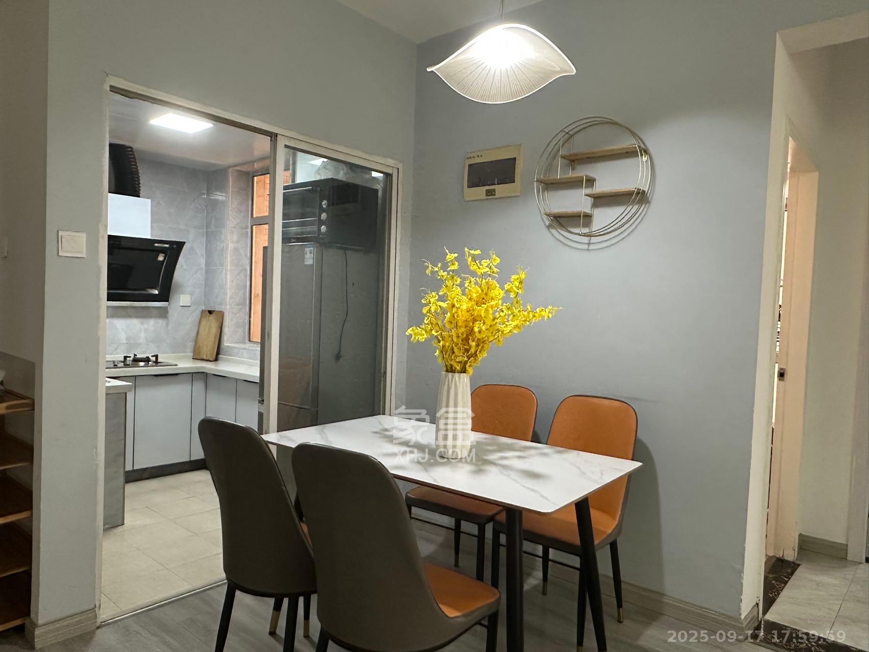 凯通国际城(凯通朝庭) 1室2厅1卫 3200.0元/月 凯通国际城(凯通朝庭) 1室2厅1卫 3200.0元/月室内图