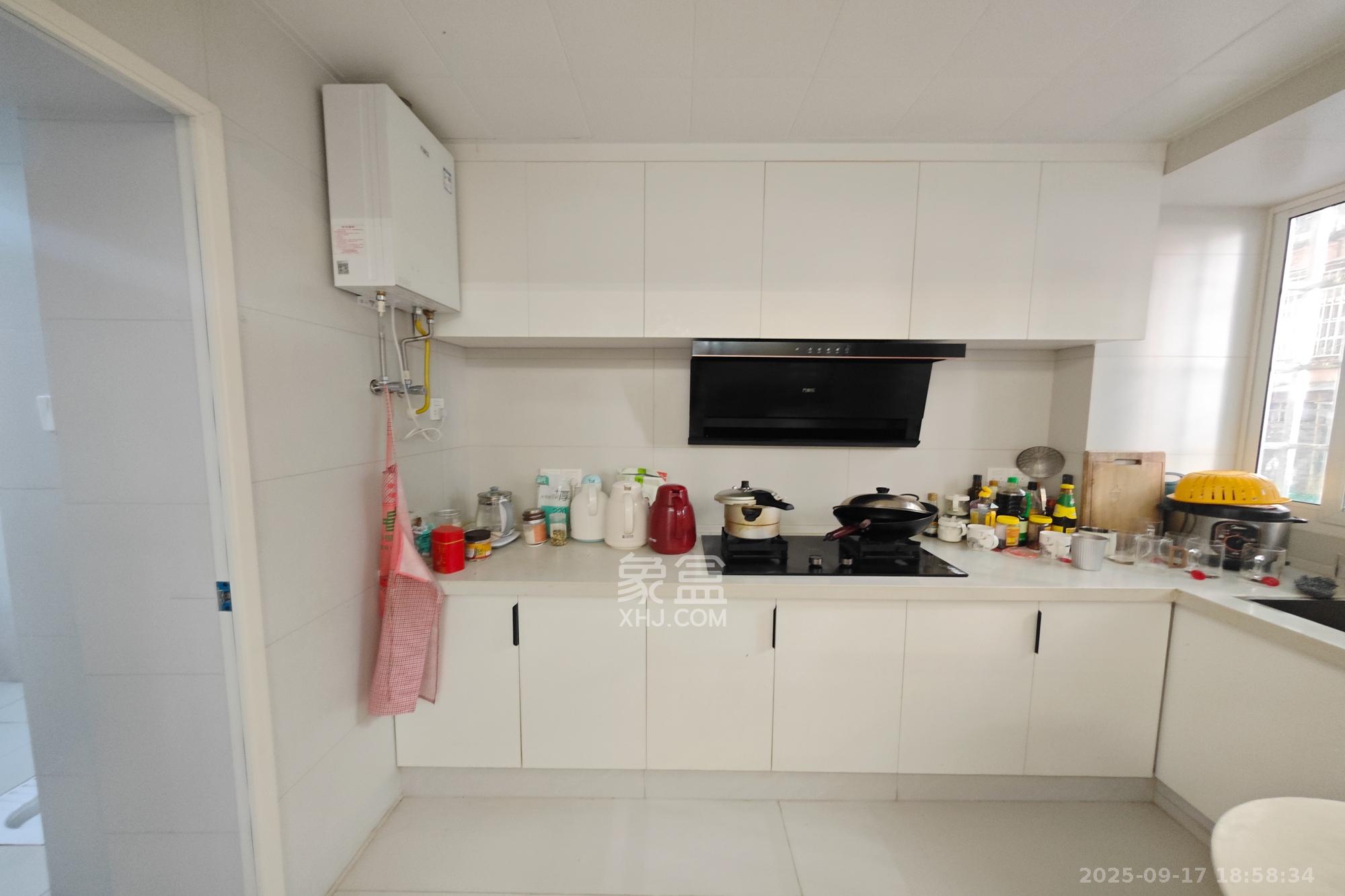 牛角塘社区  2室2厅2卫    78.8万厨房