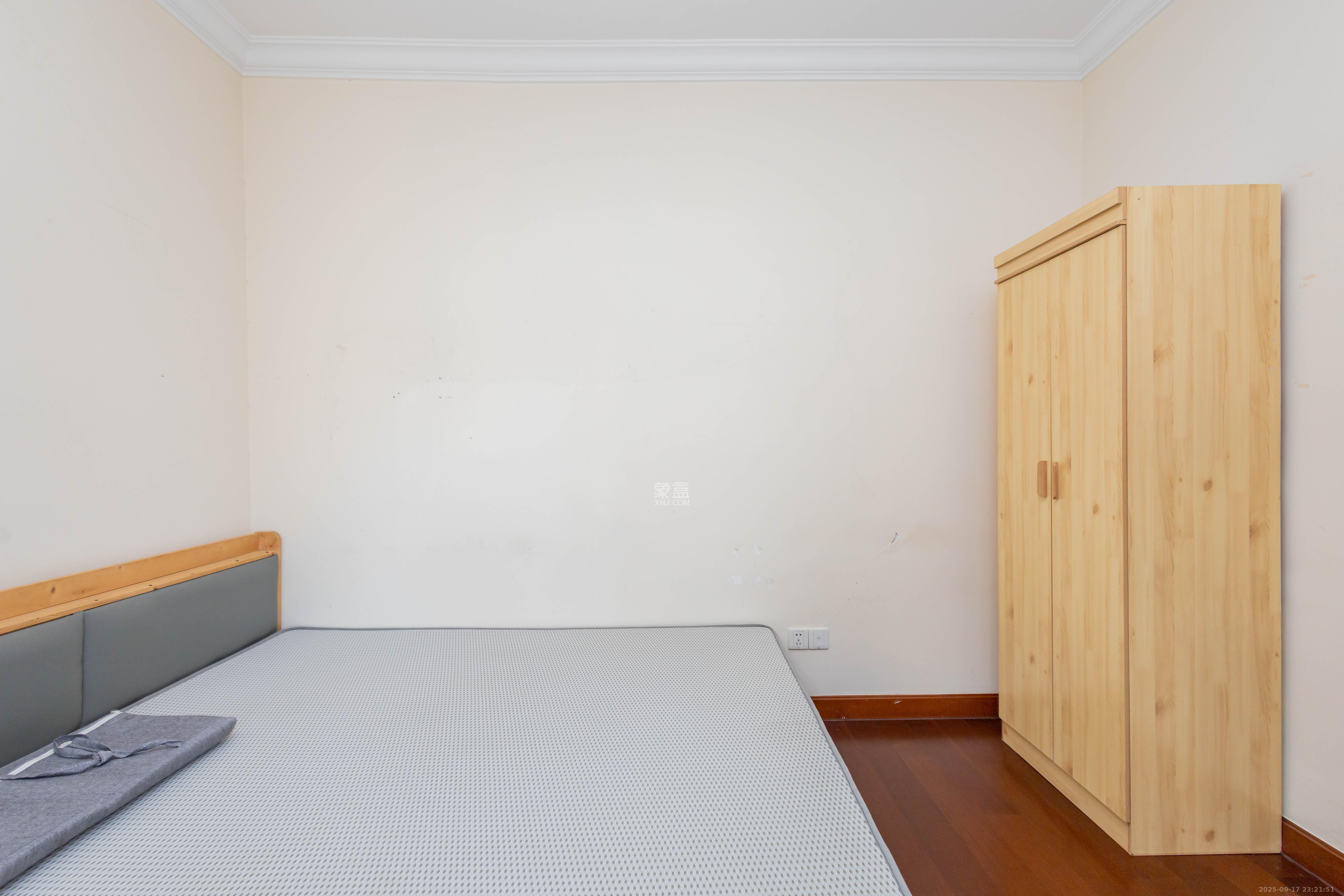 恒大江湾 4室2厅2卫 125.0万 恒大江湾 4室2厅2卫 125.0万卧室