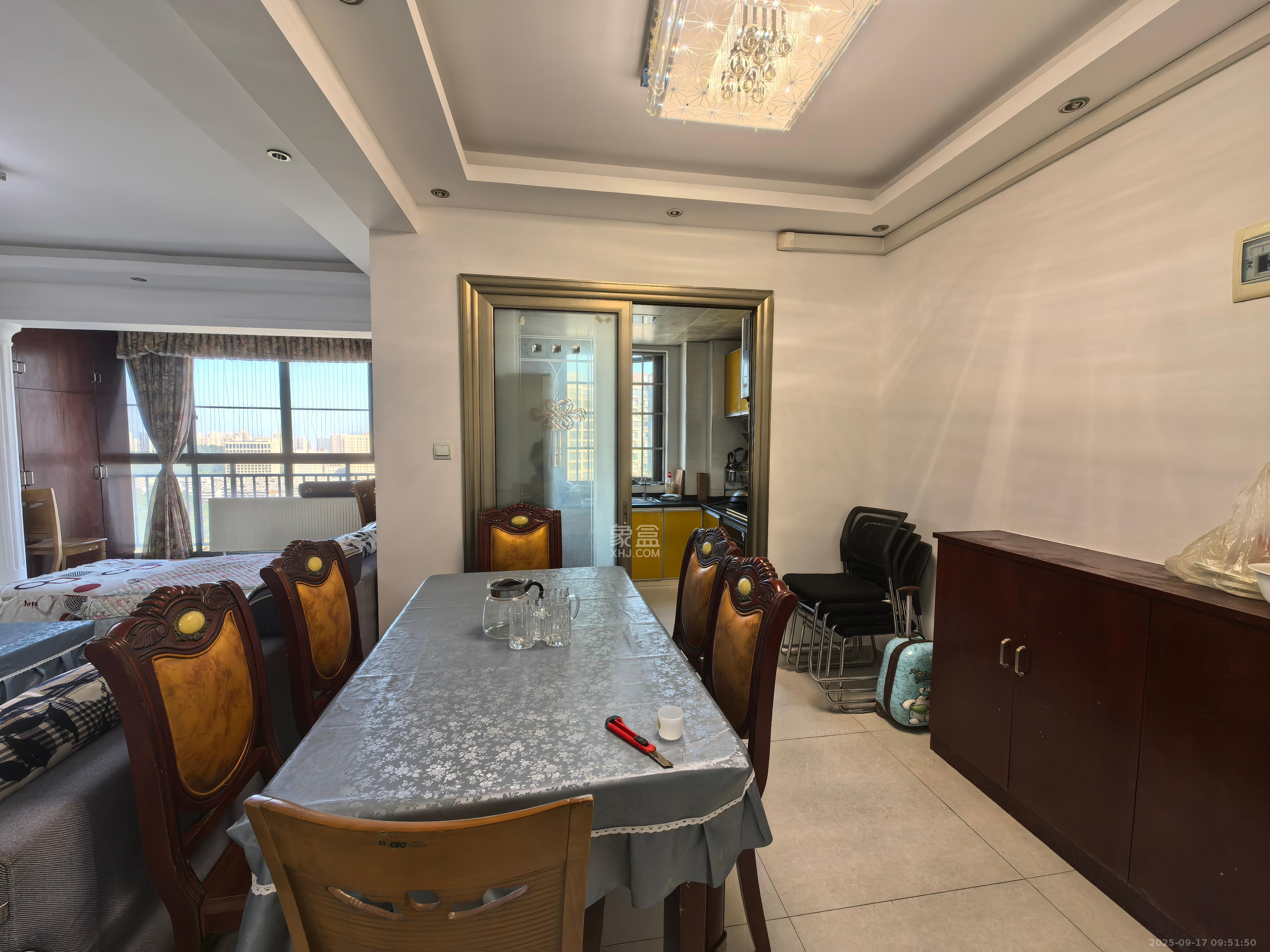 极目楚天  4室2厅2卫    3000.0元/月室内图