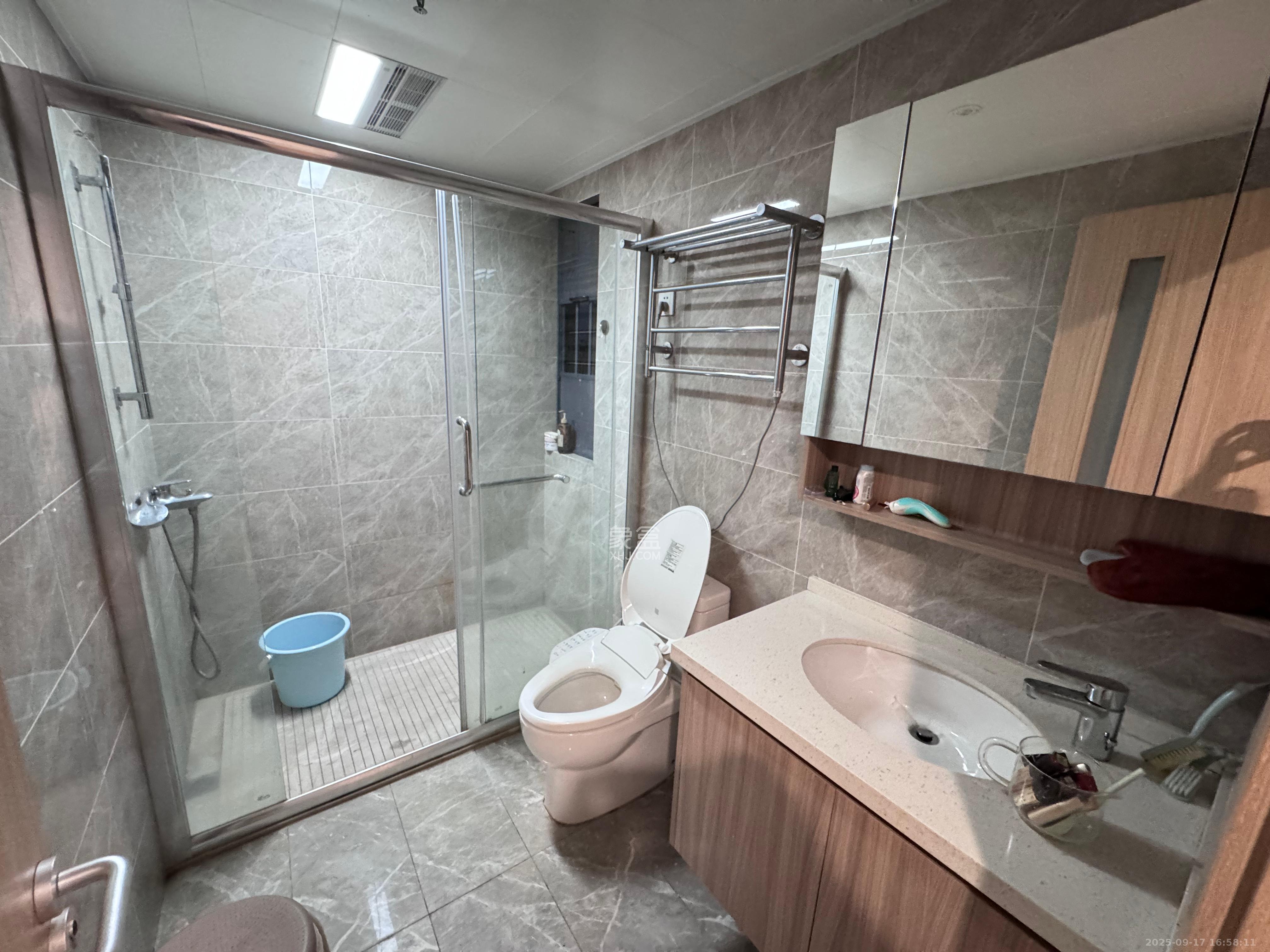 南山梅溪一方 4室2厅2卫 3500.0元/月 南山梅溪一方 4室2厅2卫 3500.0元/月室内图