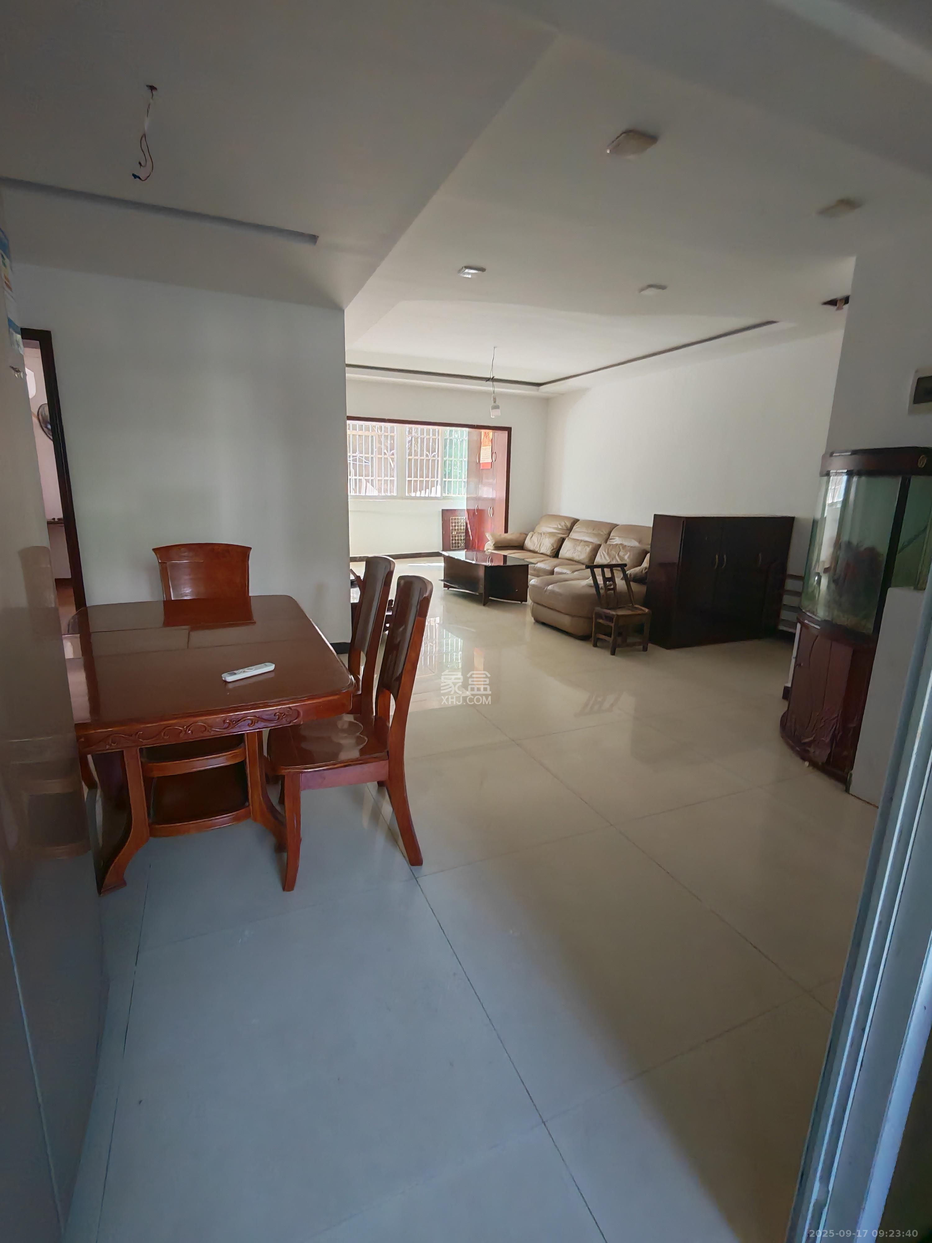 德润园  3室2厅1卫    2300.0元/月 德润园  3室2厅1卫    2300.0元/月