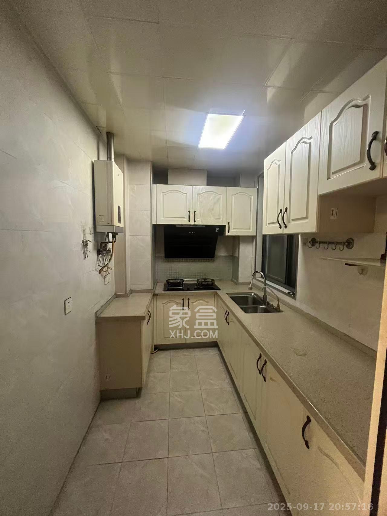 鑫远湘府华城  3室2厅1卫    2500.0元/月室内图