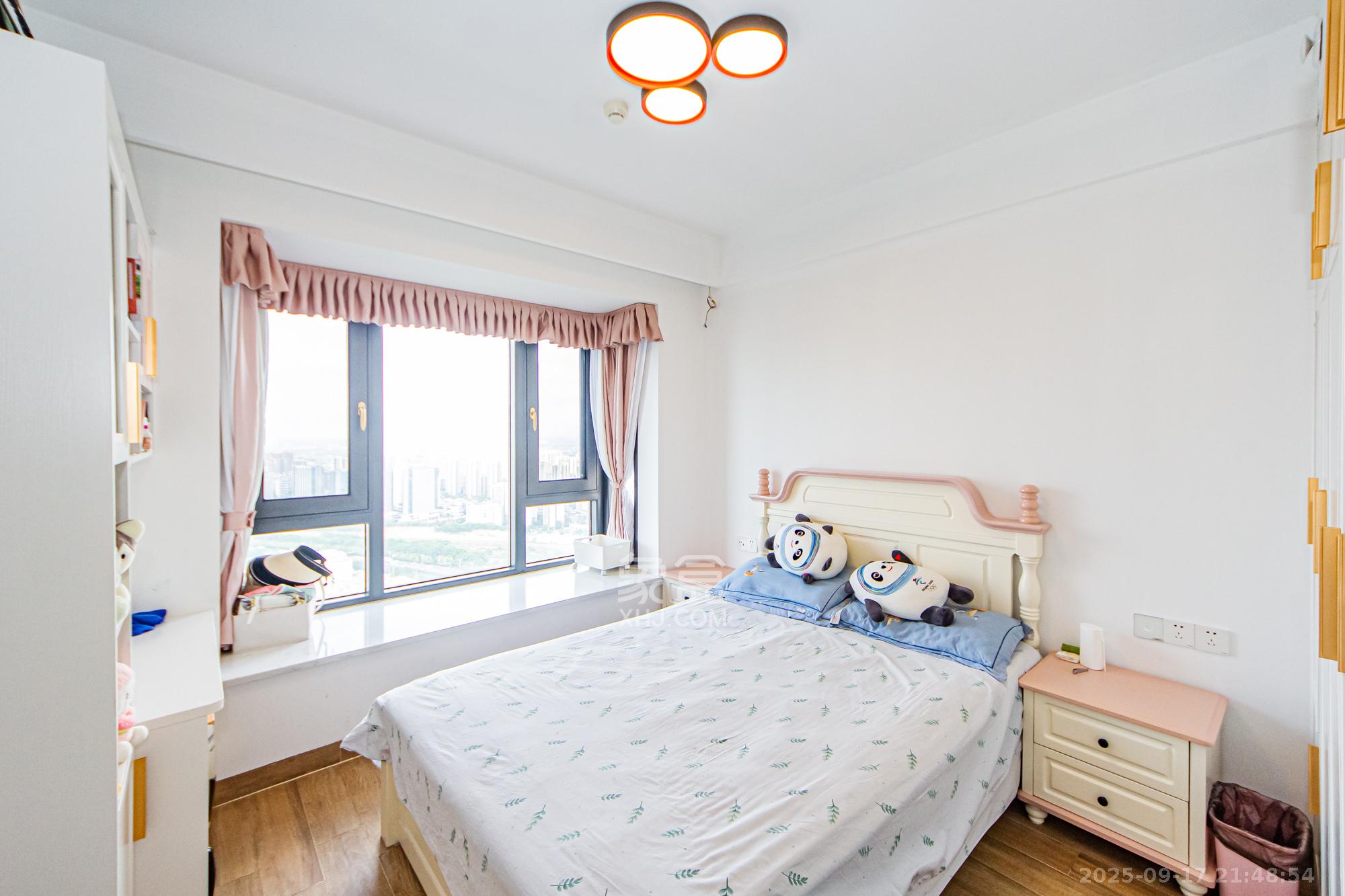 北辰三角洲C3区 3室2厅2卫 188.0万 北辰三角洲C3区 3室2厅2卫 188.0万卧室