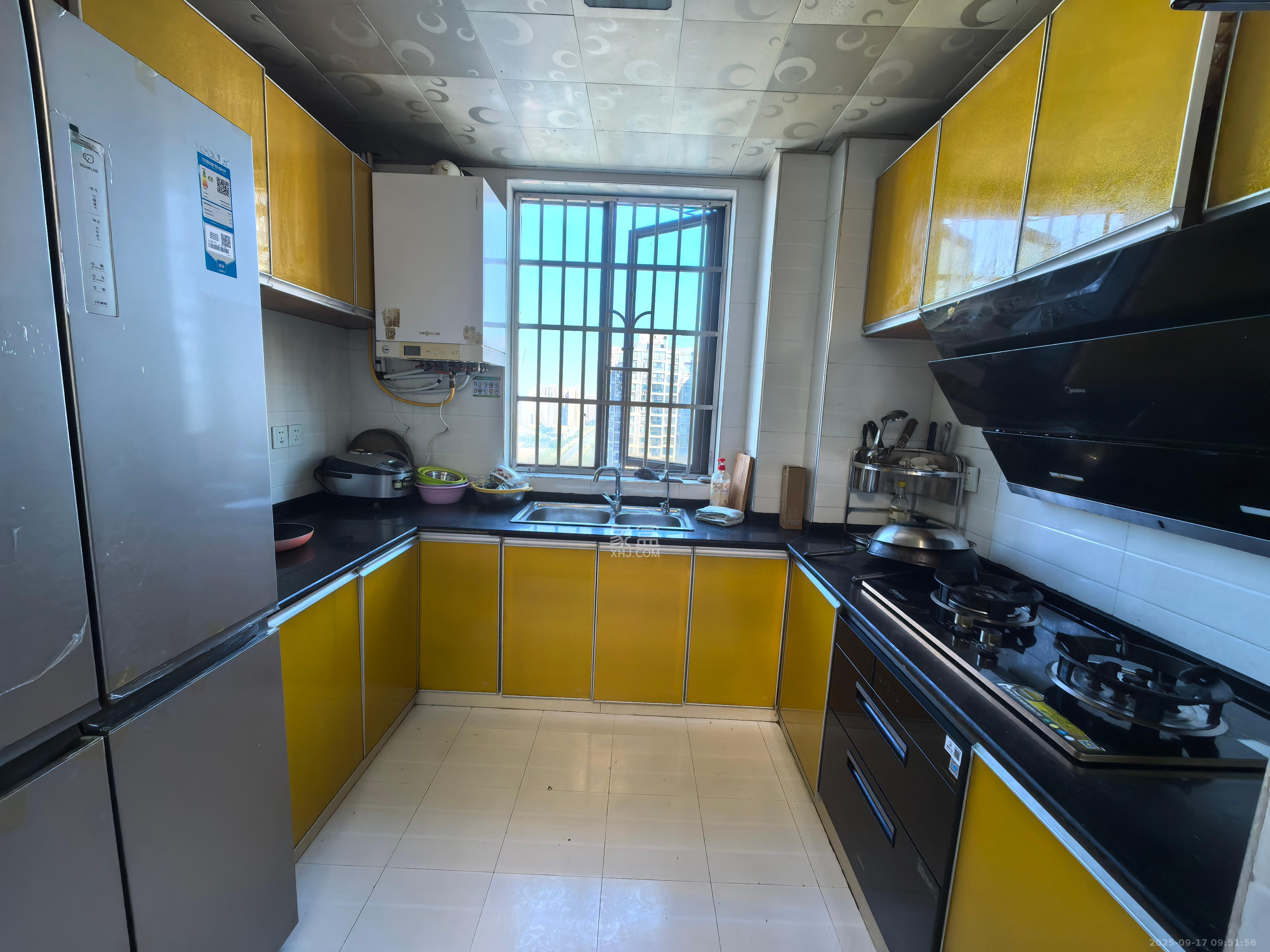 极目楚天  4室2厅2卫    3000.0元/月室内图