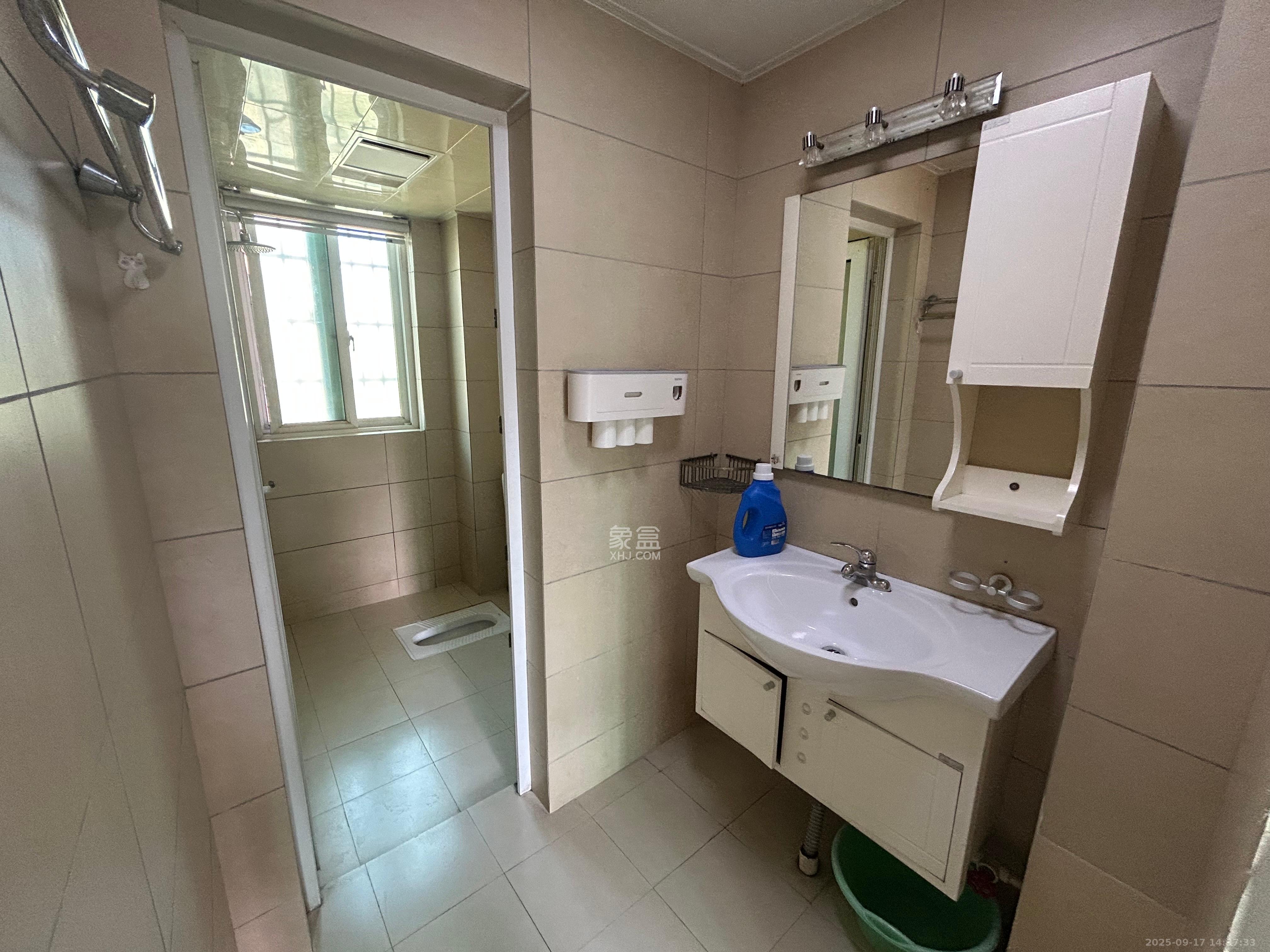 麓谷加州阳光 4室2厅2卫 3600.0元/月 麓谷加州阳光 4室2厅2卫 3600.0元/月室内图