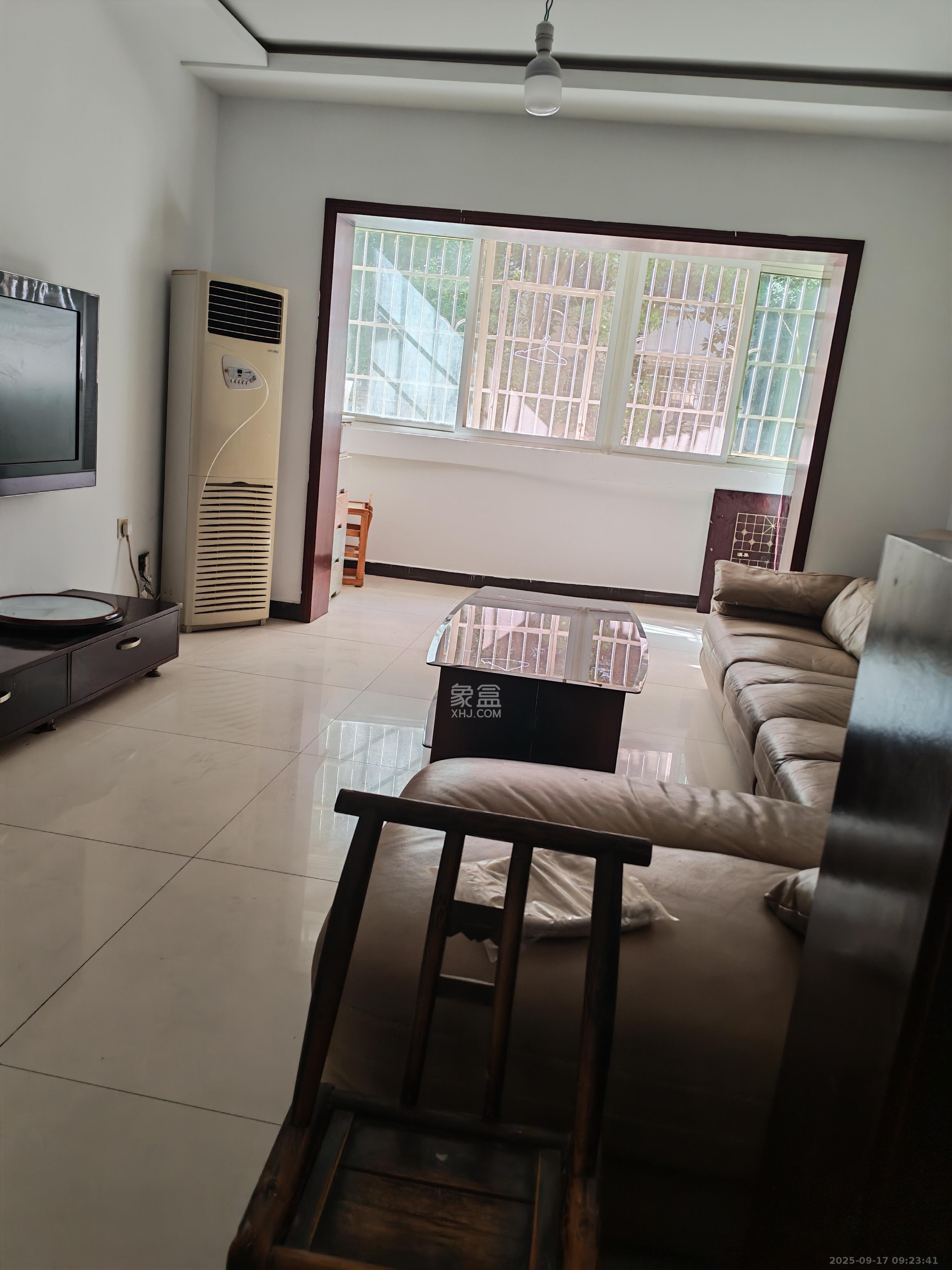 德润园 3室2厅1卫 2300.0元/月 德润园 3室2厅1卫 2300.0元/月室内图