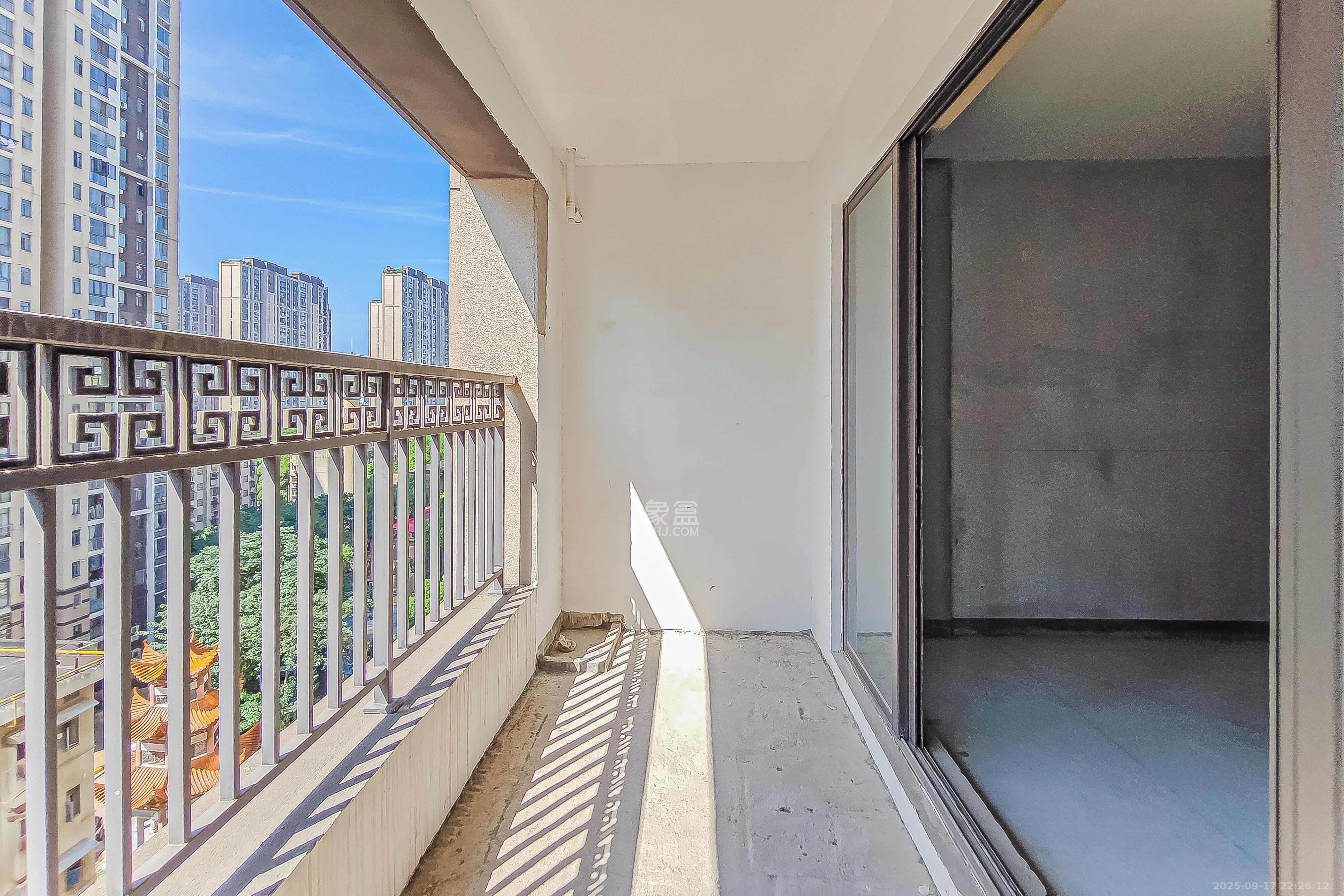 建发央玺（建发泱玺雅苑）  4室2厅2卫    287.0万阳台