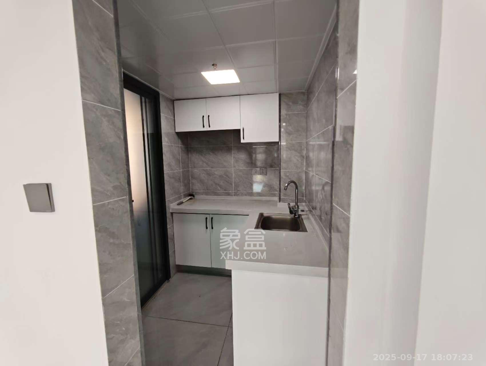 润和国际广场 1室1厅1卫 4000.0元/月 润和国际广场 1室1厅1卫 4000.0元/月室内图