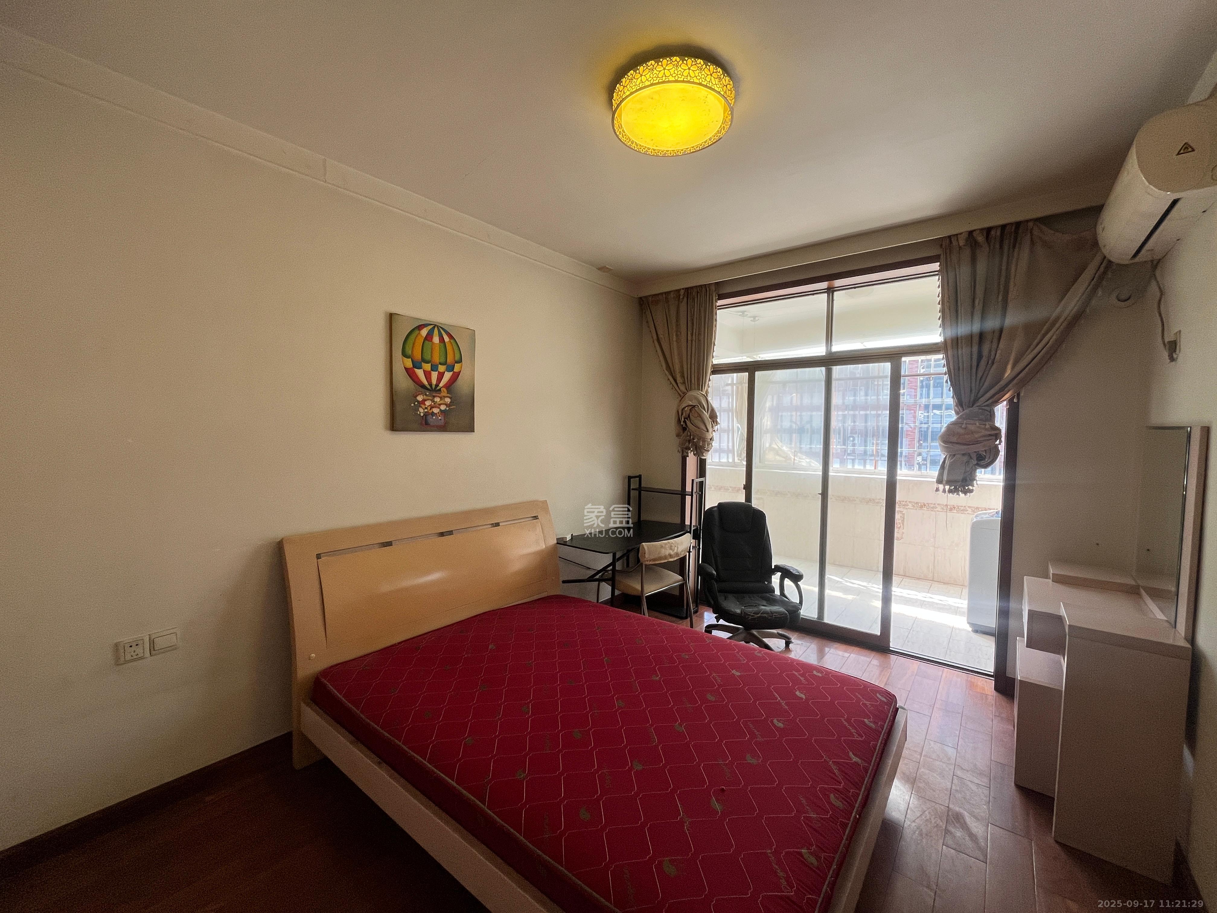 金星公寓  3室2厅2卫    2200.0元/月室内图