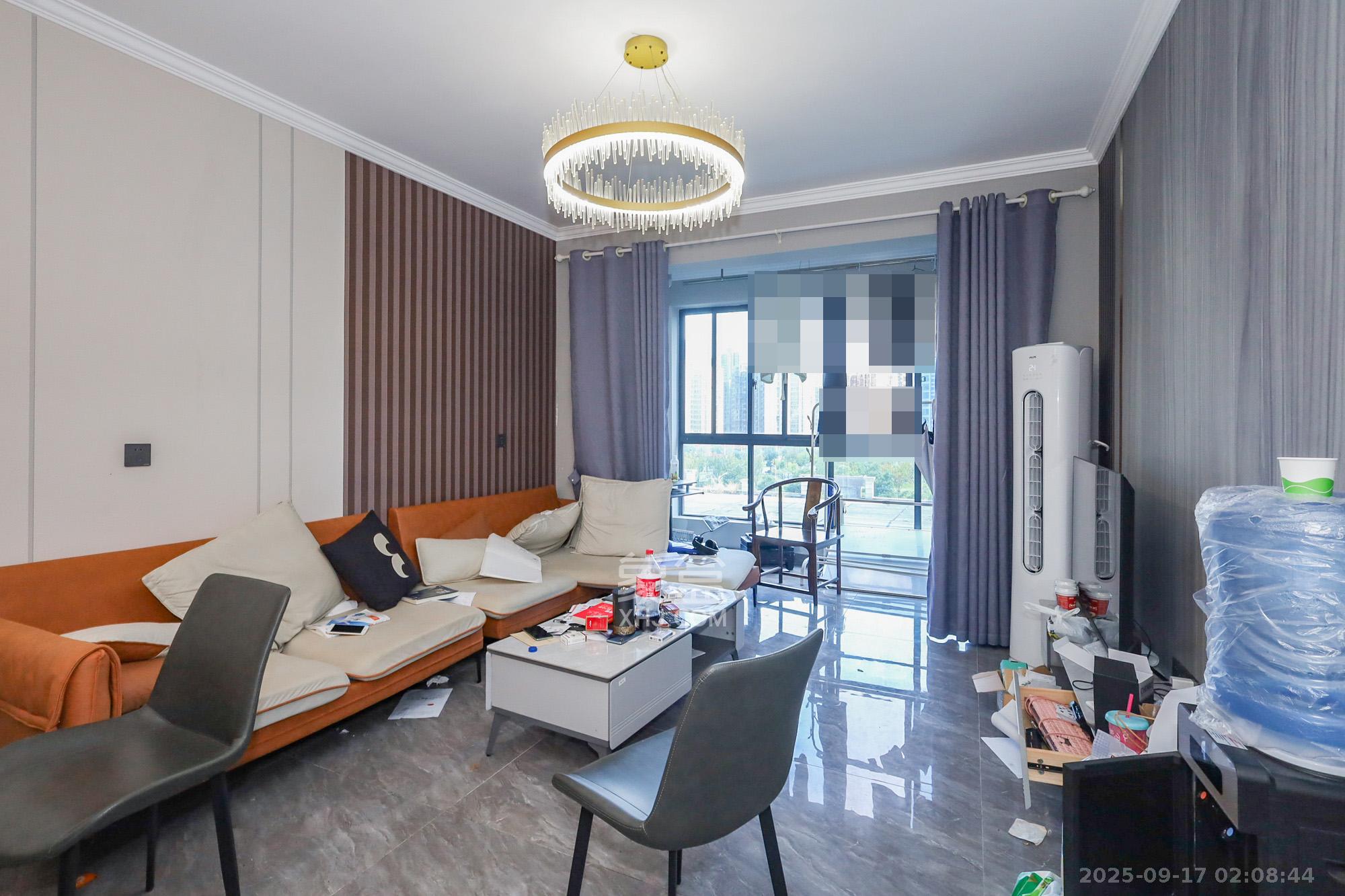 滨江海棠湾 3室2厅1卫 90.0万 滨江海棠湾 3室2厅1卫 90.0万客厅