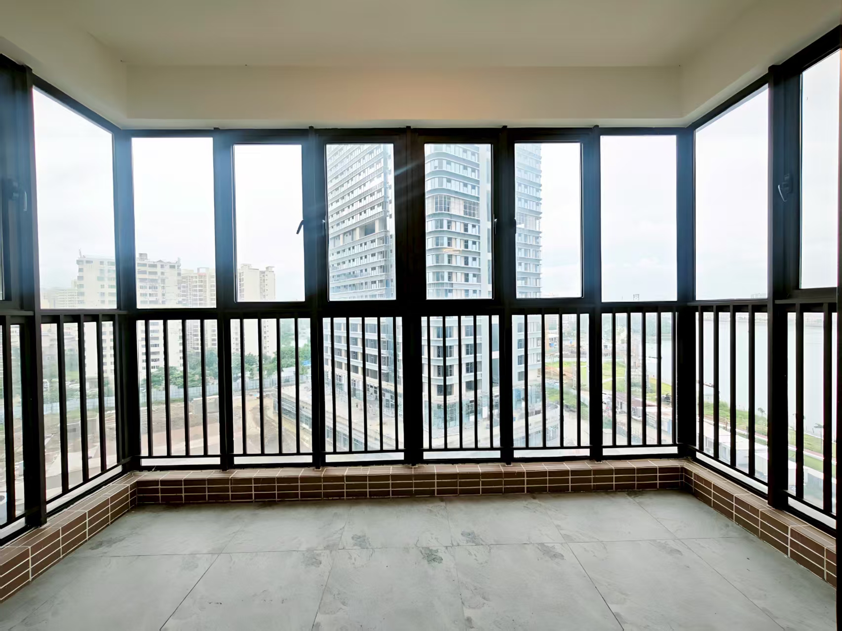 滨江海岸三期 3室2厅2卫 175.0万 滨江海岸三期 3室2厅2卫 175.0万室内图