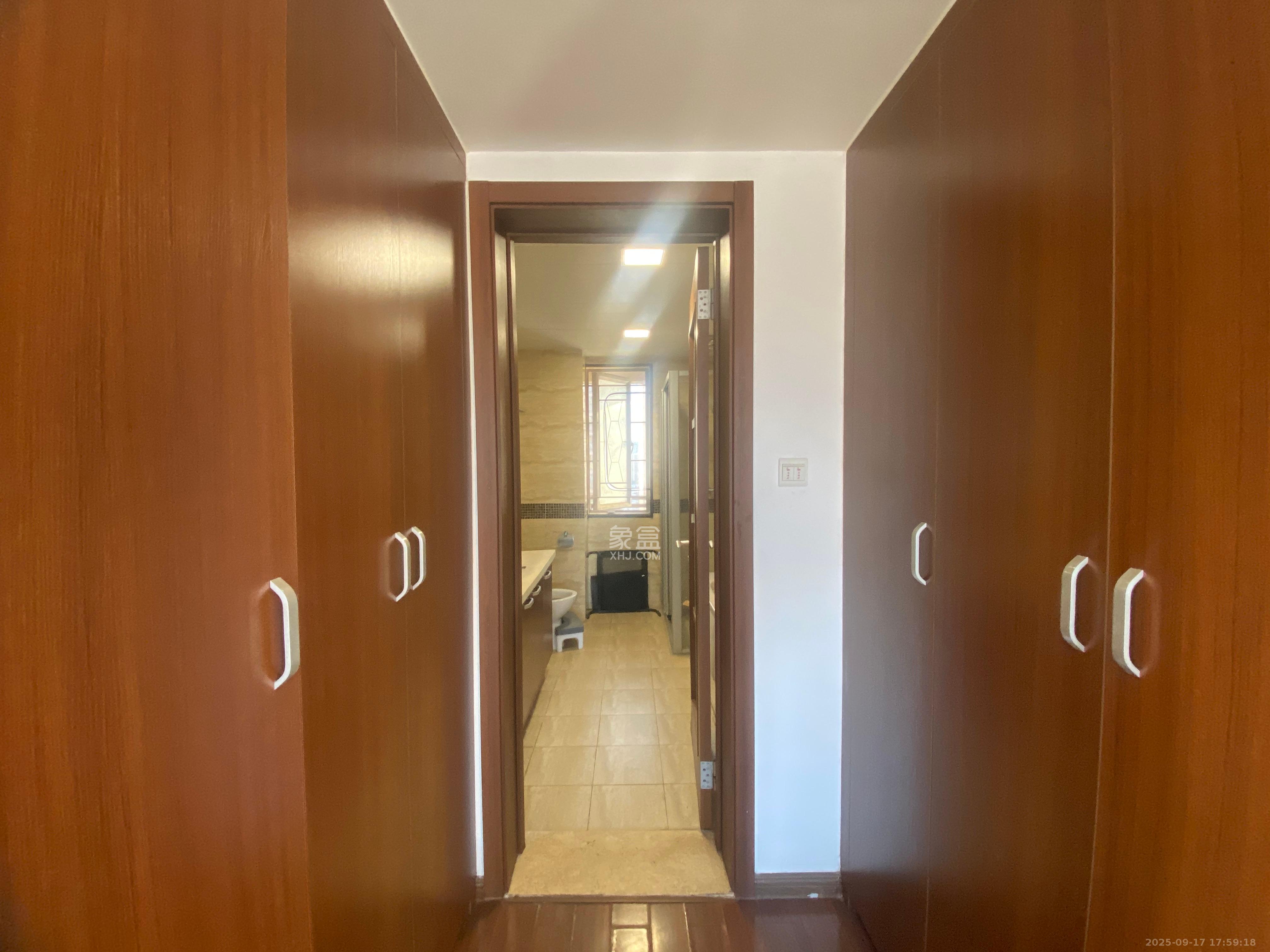 万科金域华府一期  3室2厅2卫    2600.0元/月室内图