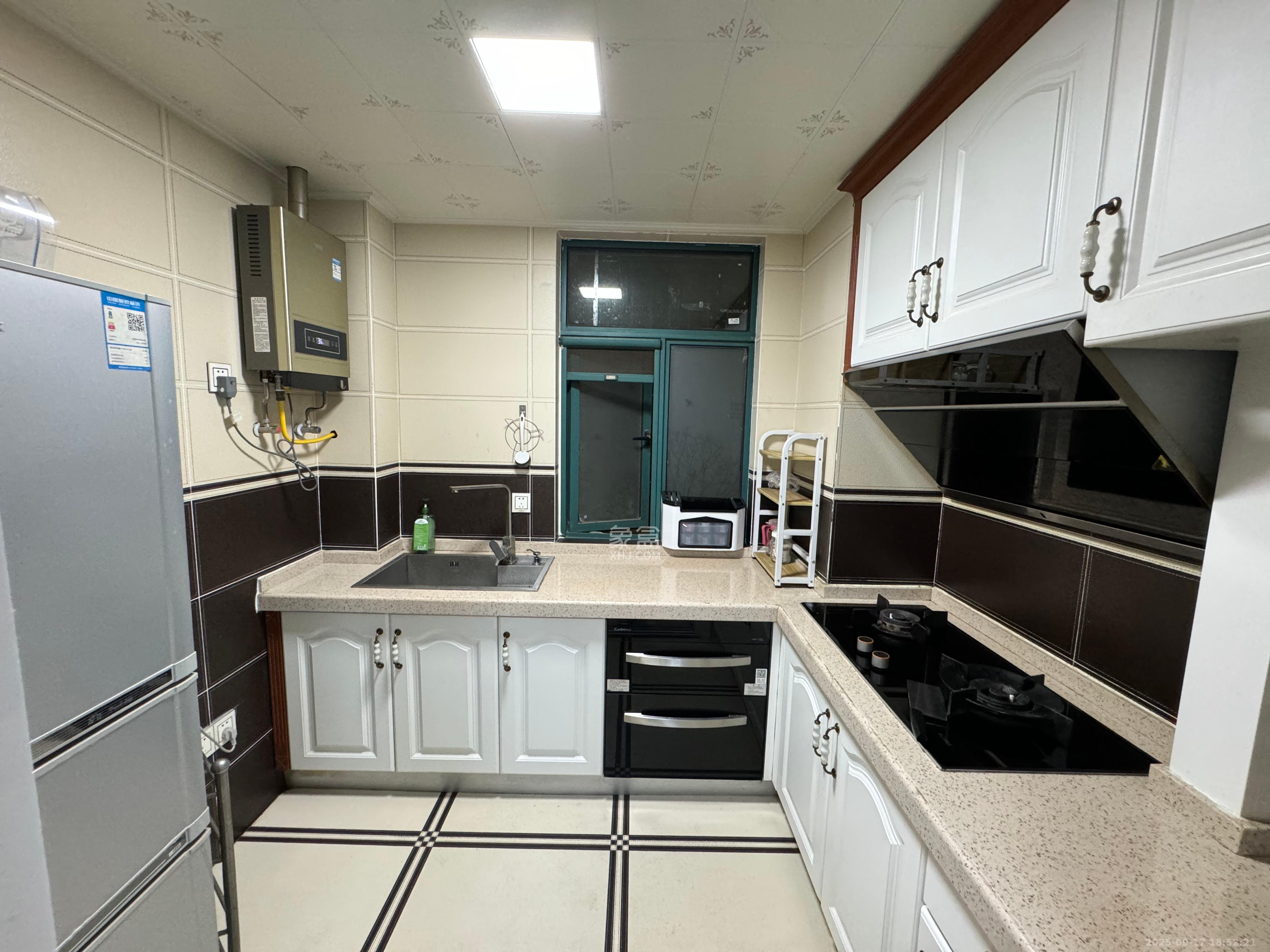 克拉美丽山庄(晟领国际) 2室2厅1卫 2400.0元/月 克拉美丽山庄(晟领国际) 2室2厅1卫 2400.0元/月室内图