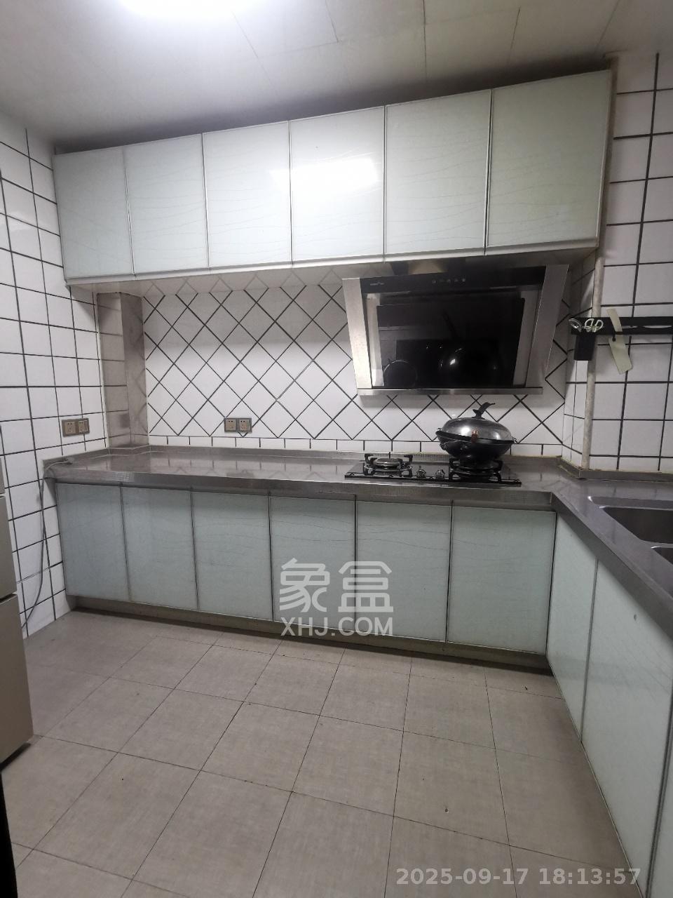 星城新宇黎锦苑 3室2厅1卫 2400.0元/月 星城新宇黎锦苑 3室2厅1卫 2400.0元/月室内图