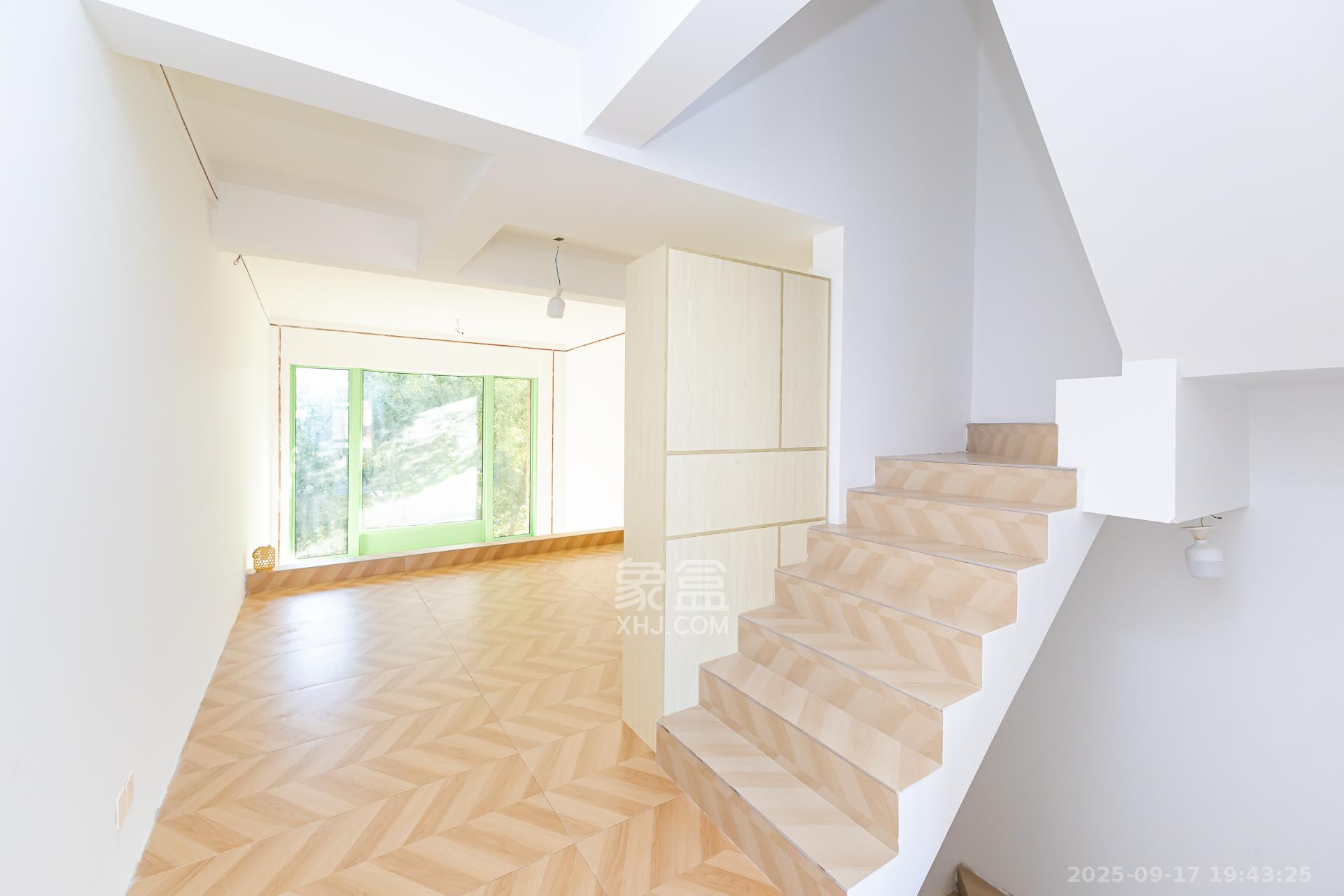 盈峰翠邸 4室2厅3卫 156.0万 盈峰翠邸 4室2厅3卫 156.0万其他