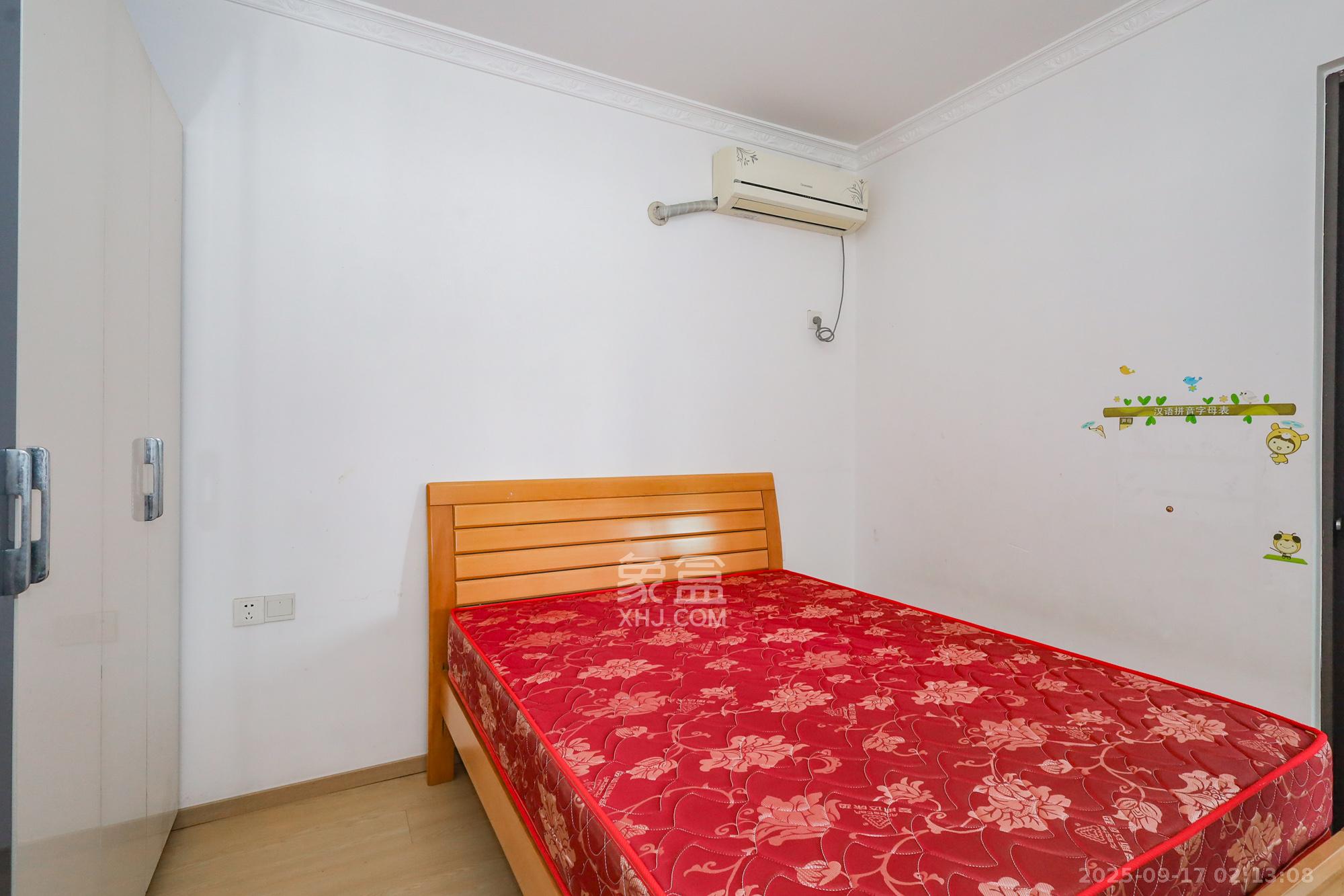 旭辉藏郡(藏郡、旭湘华府)  3室2厅1卫    210.0万 旭辉藏郡(藏郡、旭湘华府)  3室2厅1卫    210.0万卧室