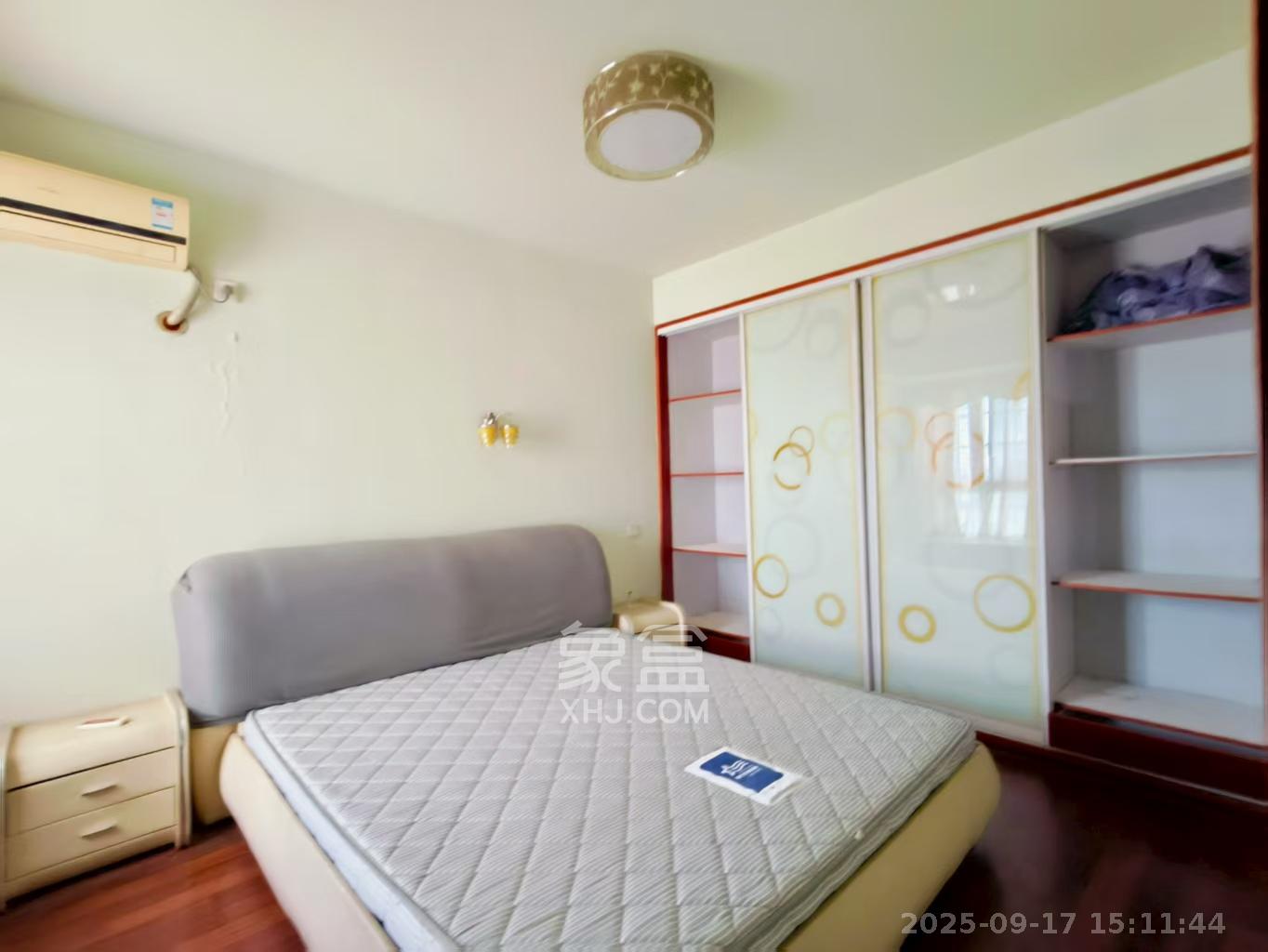 湘绣城 2室2厅1卫 1300.0元/月 湘绣城 2室2厅1卫 1300.0元/月室内图