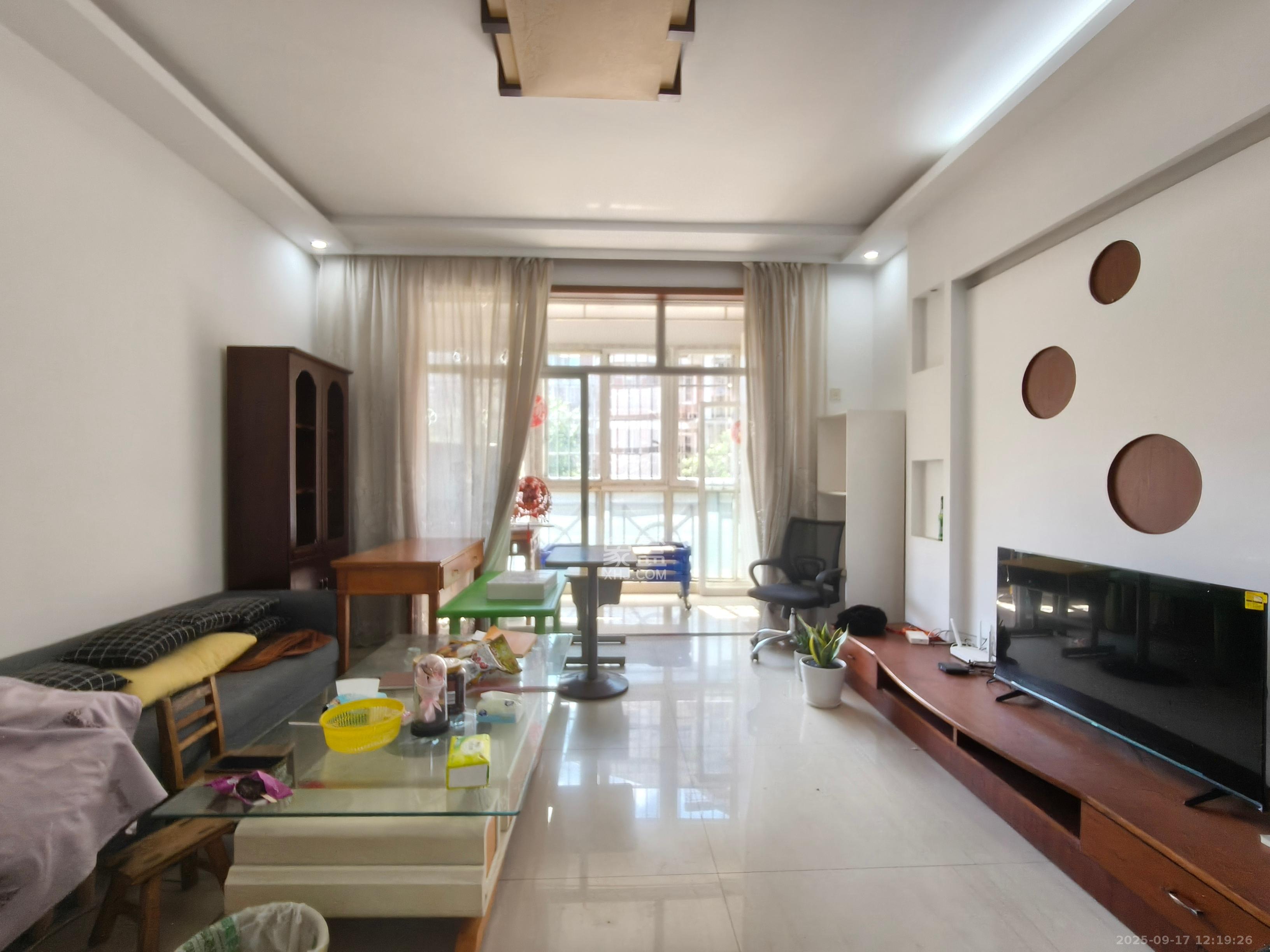 山水人家三期 3室2厅2卫 1600.0元/月 山水人家三期 3室2厅2卫 1600.0元/月室内图