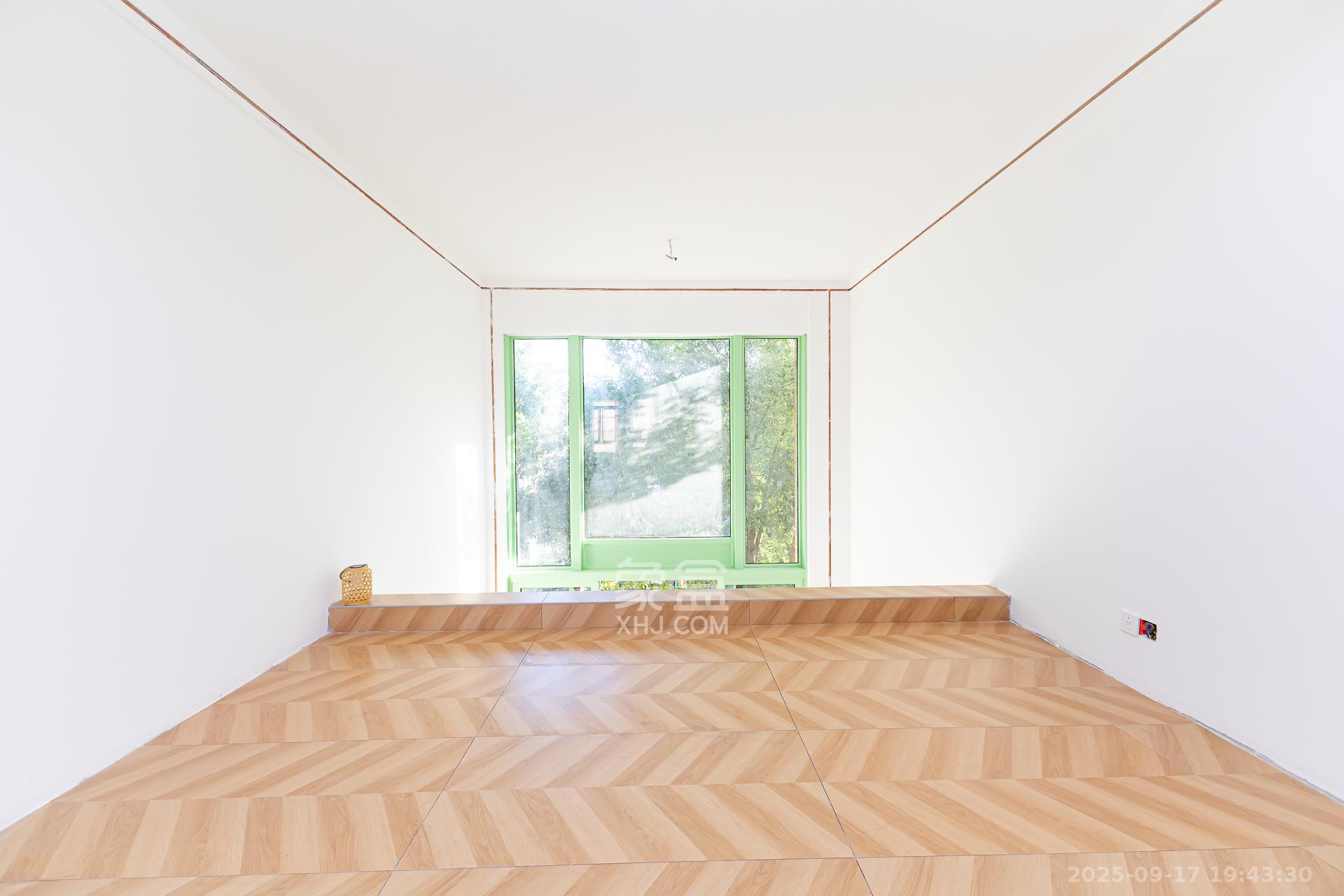 盈峰翠邸 4室2厅3卫 156.0万 盈峰翠邸 4室2厅3卫 156.0万其他