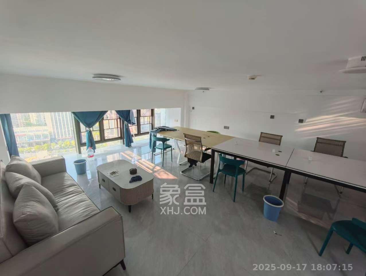 润和国际广场 1室1厅1卫 4000.0元/月 润和国际广场 1室1厅1卫 4000.0元/月室内图