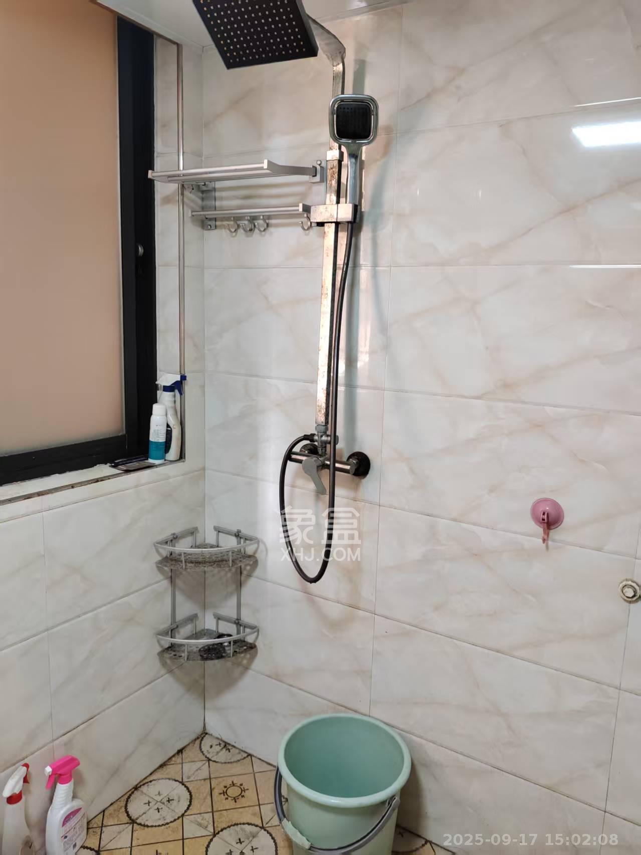 深业睿城  3室2厅1卫    1900.0元/月室内图