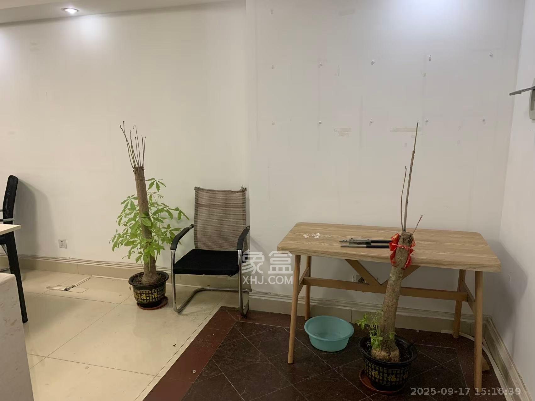 新时代广场  3室2厅1卫    3000.0元/月 新时代广场  3室2厅1卫    3000.0元/月室内图