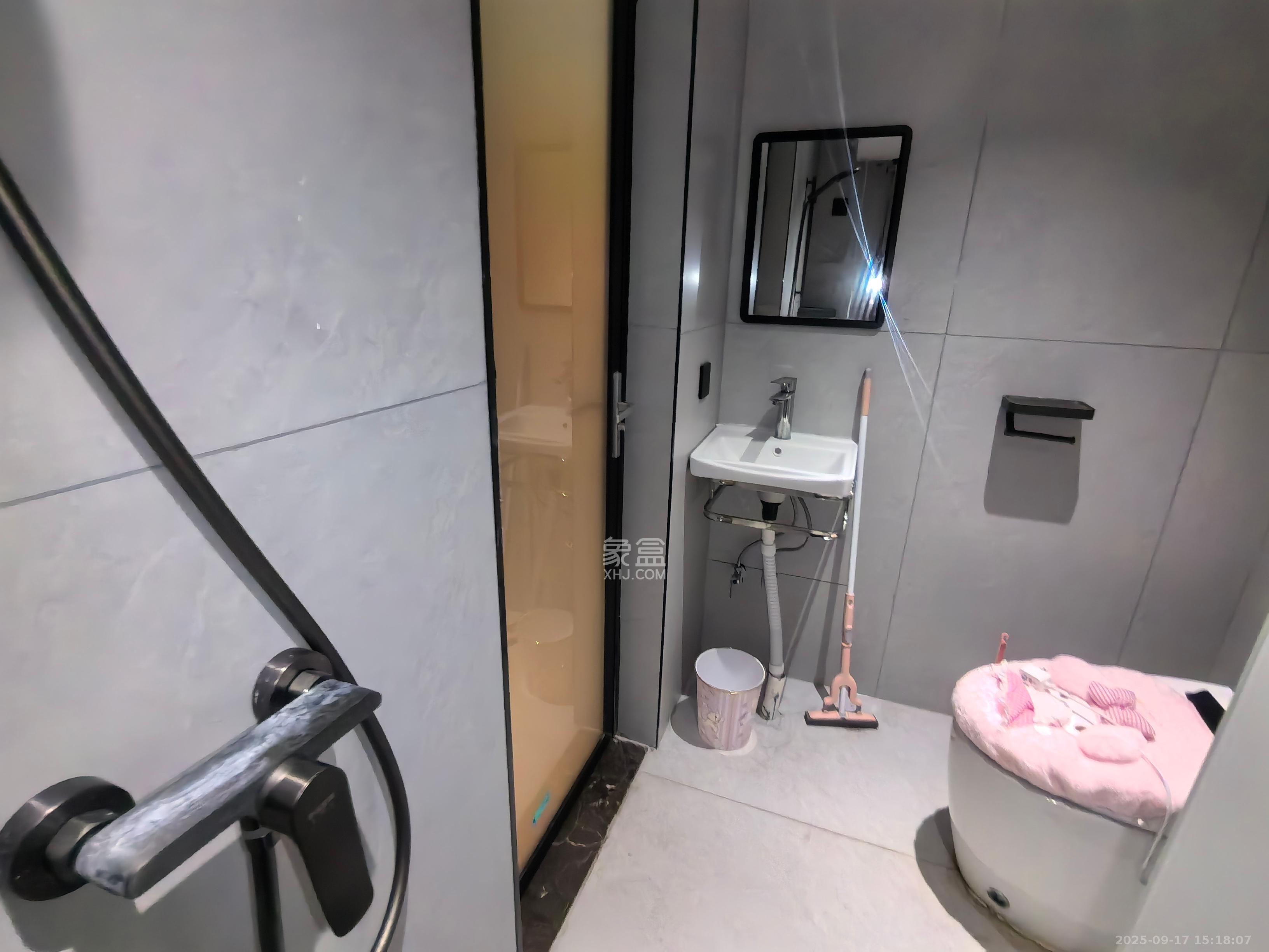 臻园 1室0厅0卫 1600.0元/月 臻园 1室0厅0卫 1600.0元/月室内图