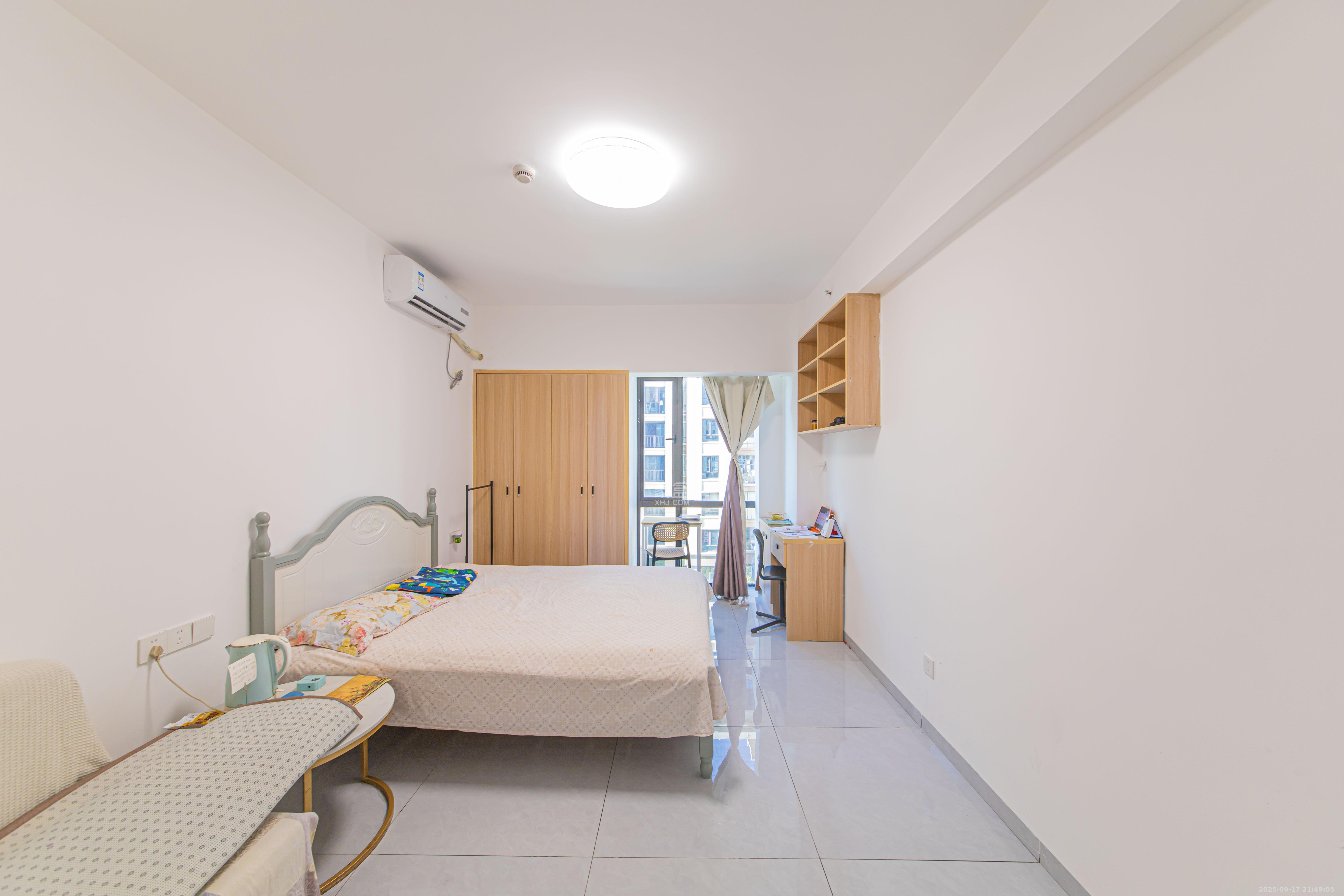 鑫远紫樾香山二期 1室0厅0卫 45.2万 鑫远紫樾香山二期 1室0厅0卫 45.2万客厅