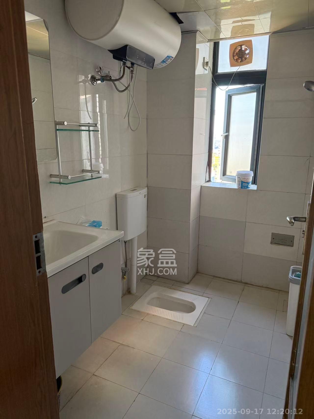 高鑫麓城  2室2厅1卫    2500.0元/月室内图