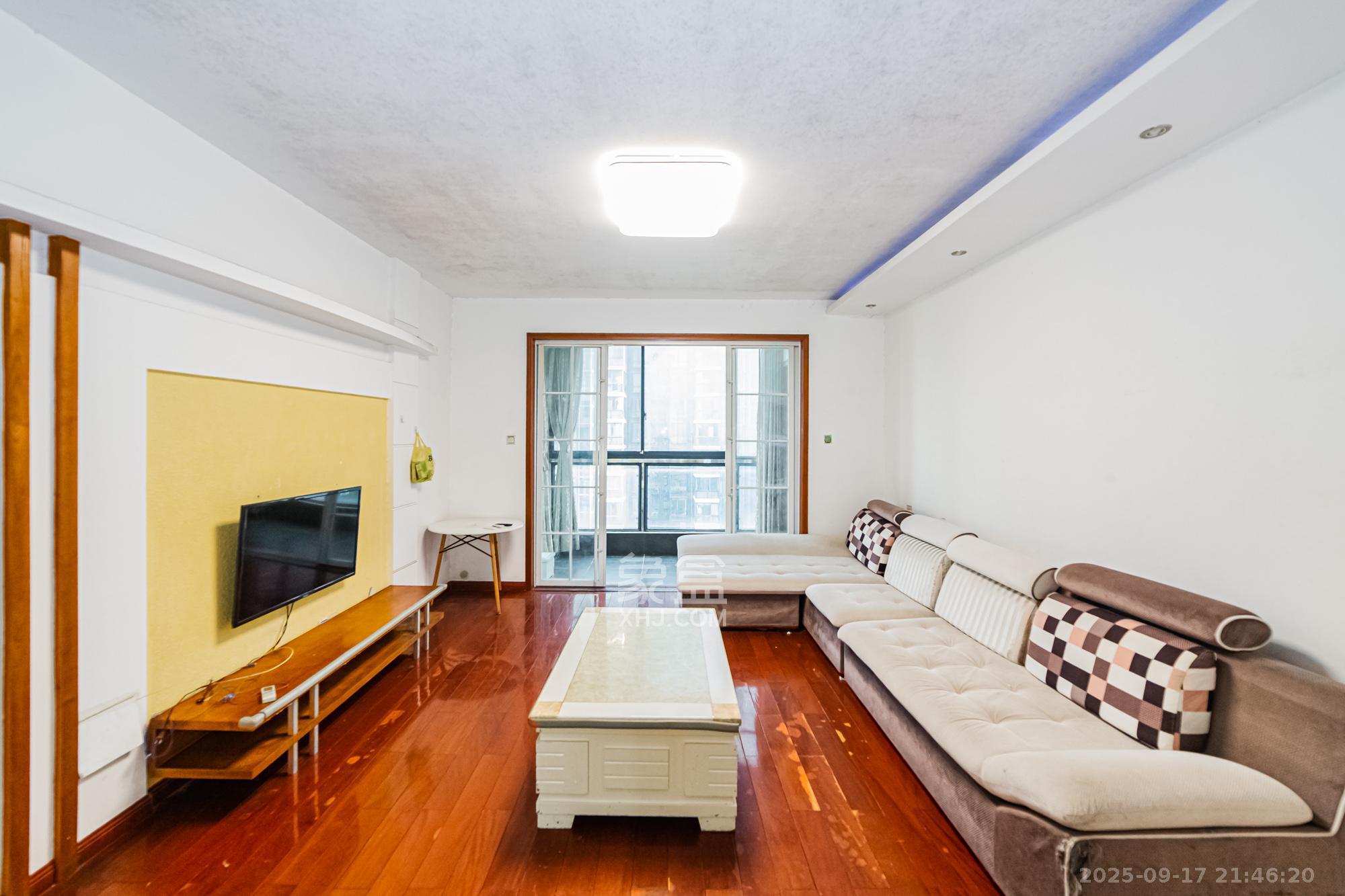 湘江世纪城星江苑 3室2厅2卫 120.0万 湘江世纪城星江苑 3室2厅2卫 120.0万客厅