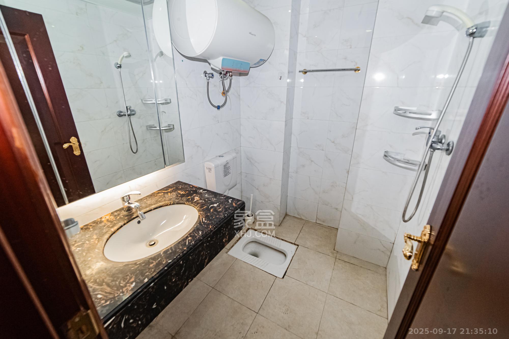 恒大御景半岛湘江苑（恒大御景半岛一期）  2室2厅1卫    79.8万卫生间