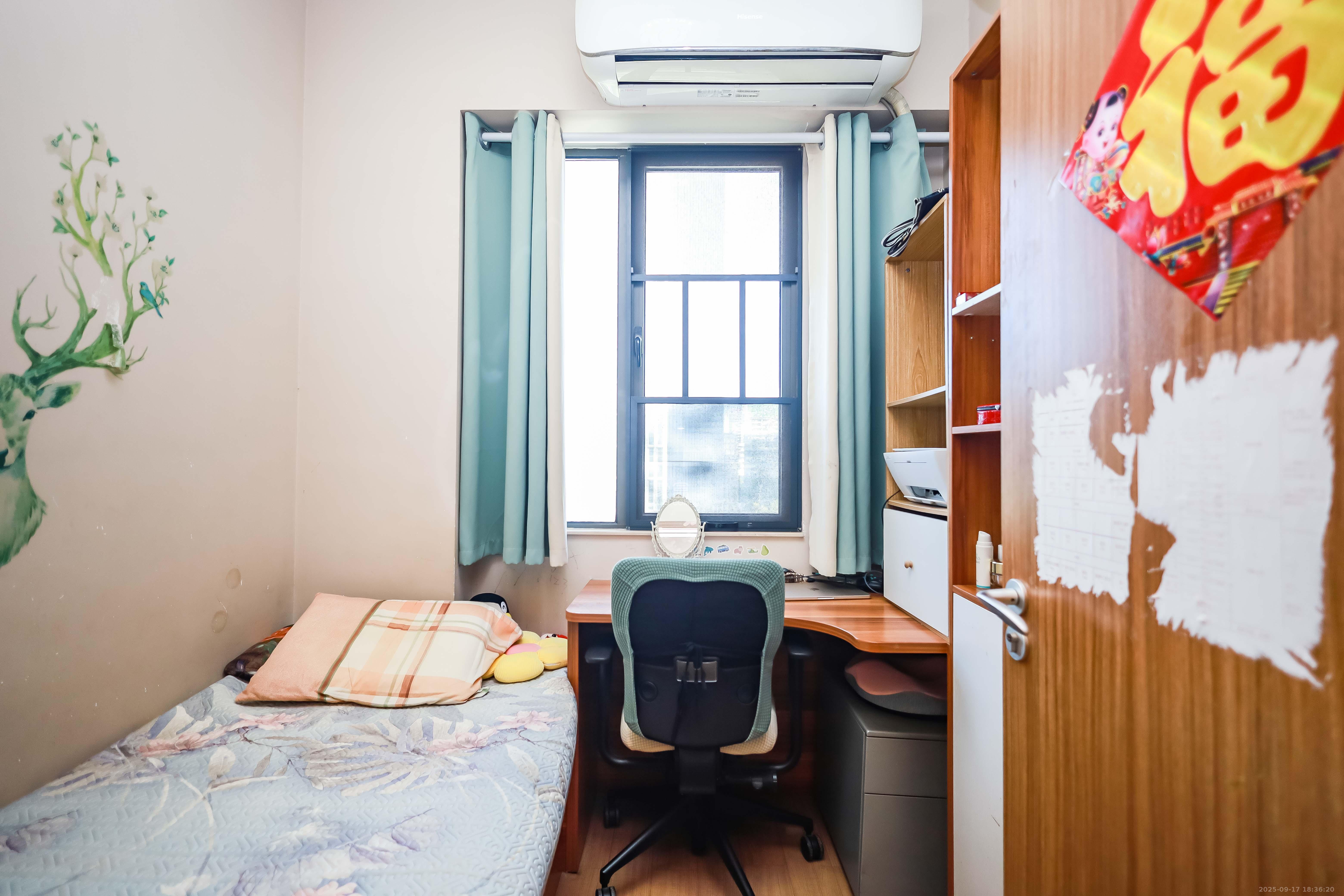 麓谷小镇  3室2厅1卫    59.8万卧室