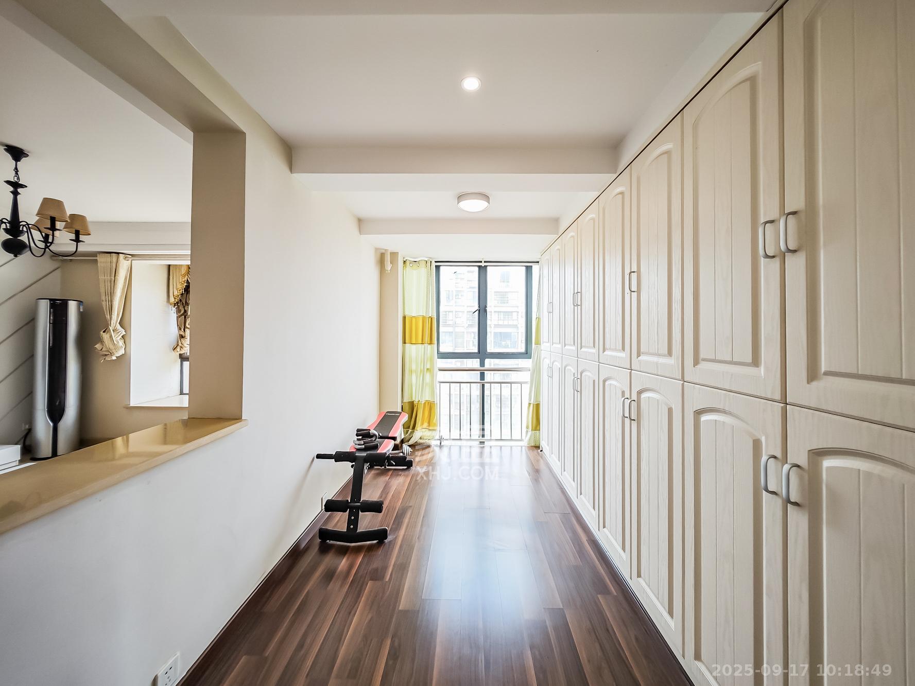 秀峰景园（领秀峰）  3室2厅2卫    75.0万其他