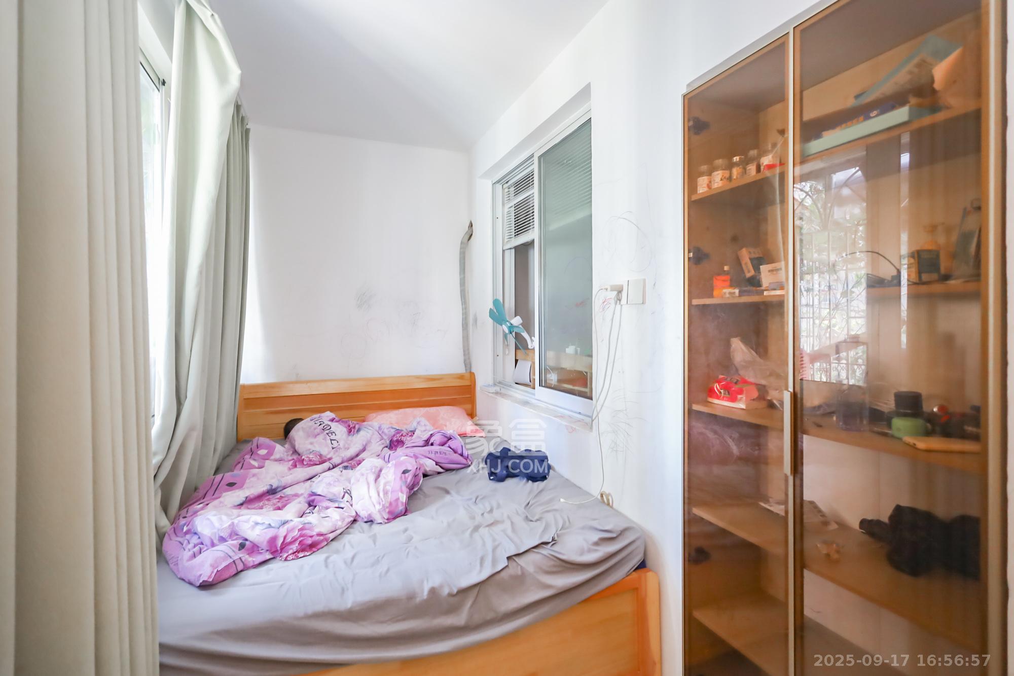 中南药机厂 3室2厅1卫 88.0万 中南药机厂 3室2厅1卫 88.0万卧室