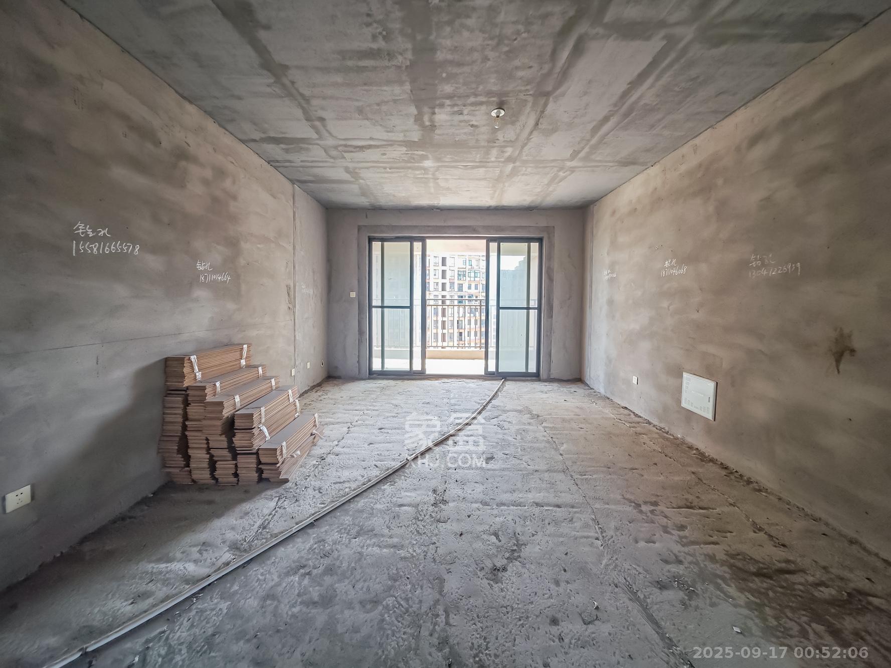 湘诚德峰小区C区  4室2厅2卫    110.0万 湘诚德峰小区C区  4室2厅2卫    110.0万