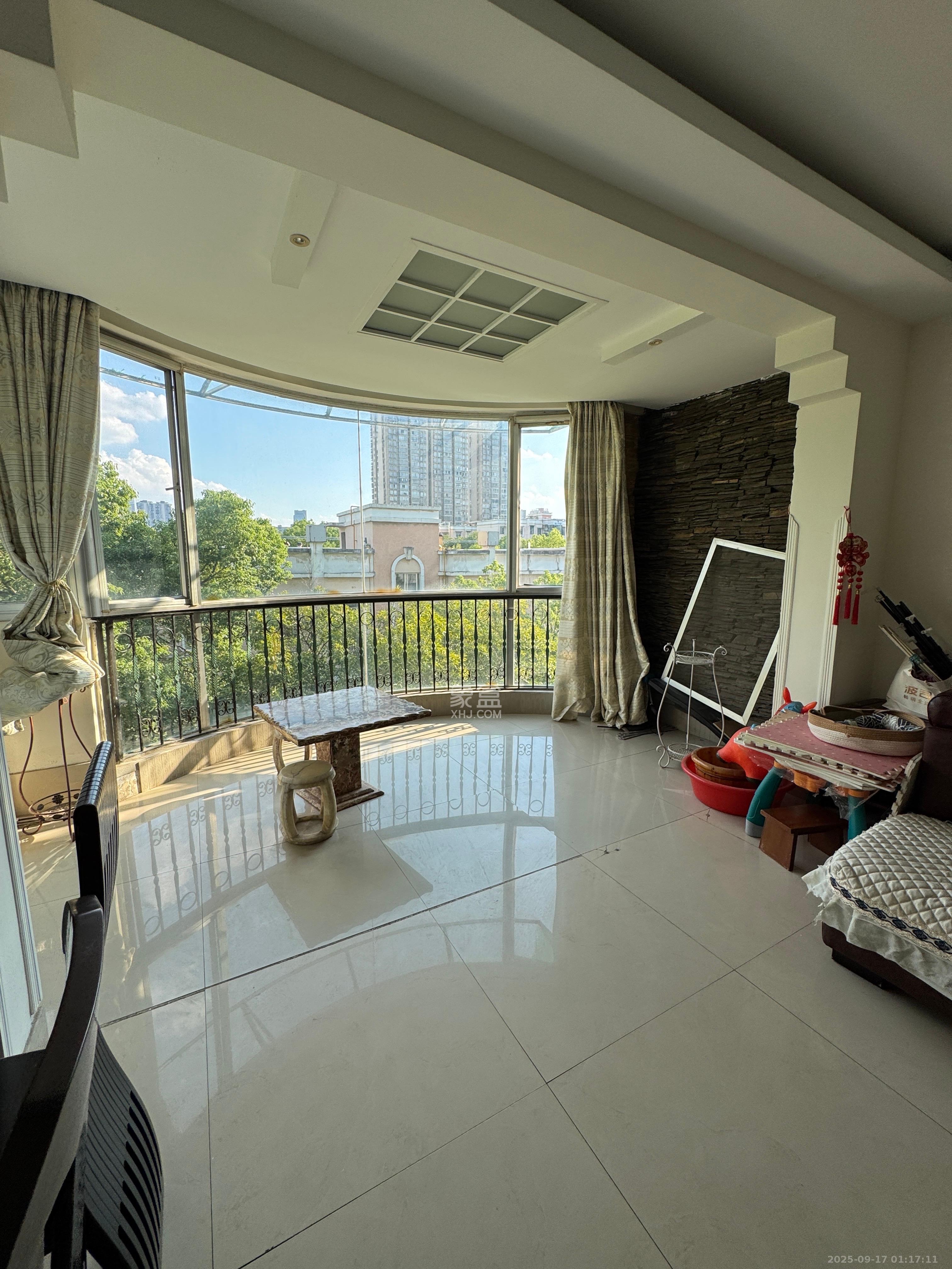 电信花园  1室0厅0卫    2300.0元/月室内图