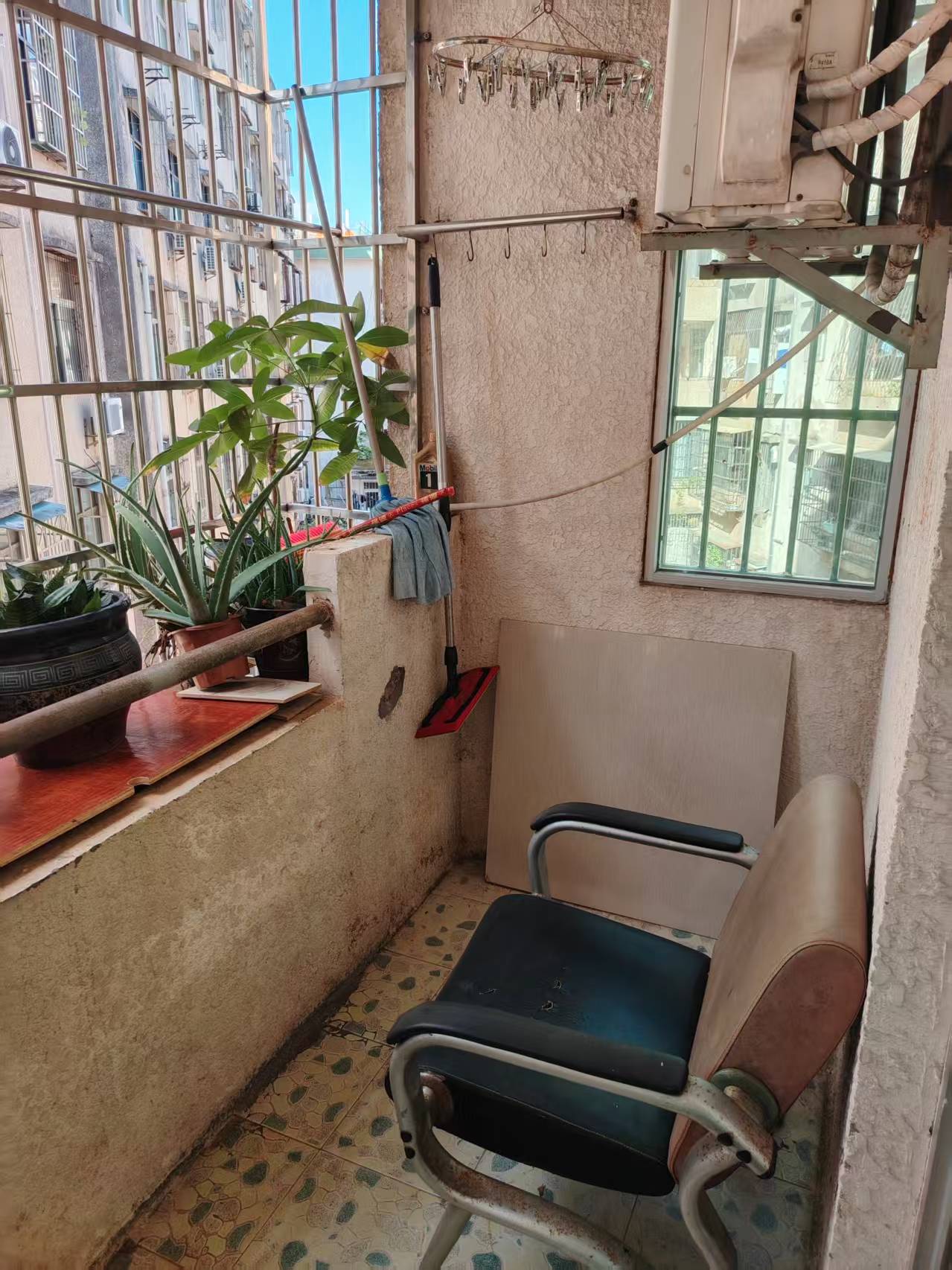 天福新村  3室2厅1卫    1700.0元/月室内图