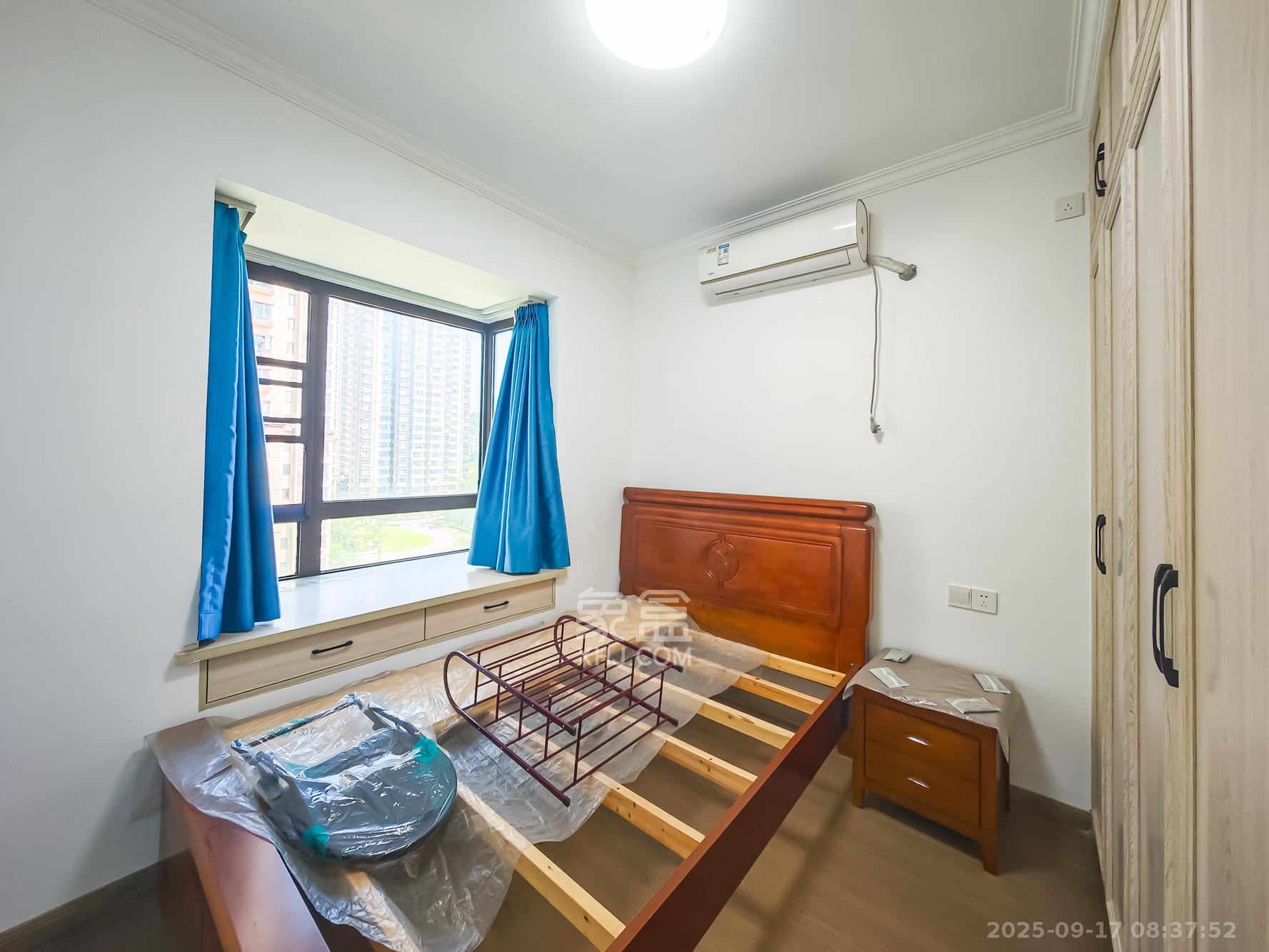 山语城三期  3室2厅2卫    105.0万 山语城三期  3室2厅2卫    105.0万卧室